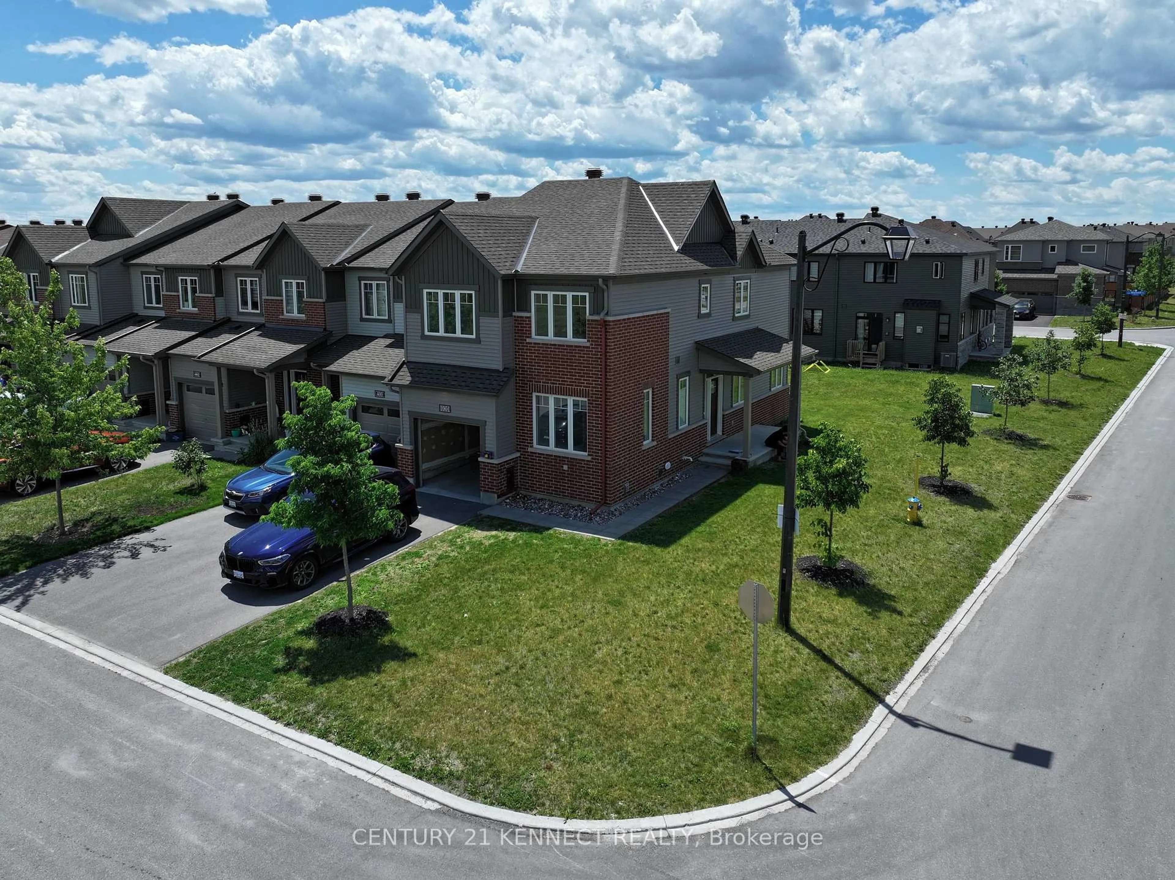 A pic from outside/outdoor area/front of a property/back of a property/a pic from drone, street for 1001 Ballyhale Hts, Ottawa Ontario K2J 6Y6