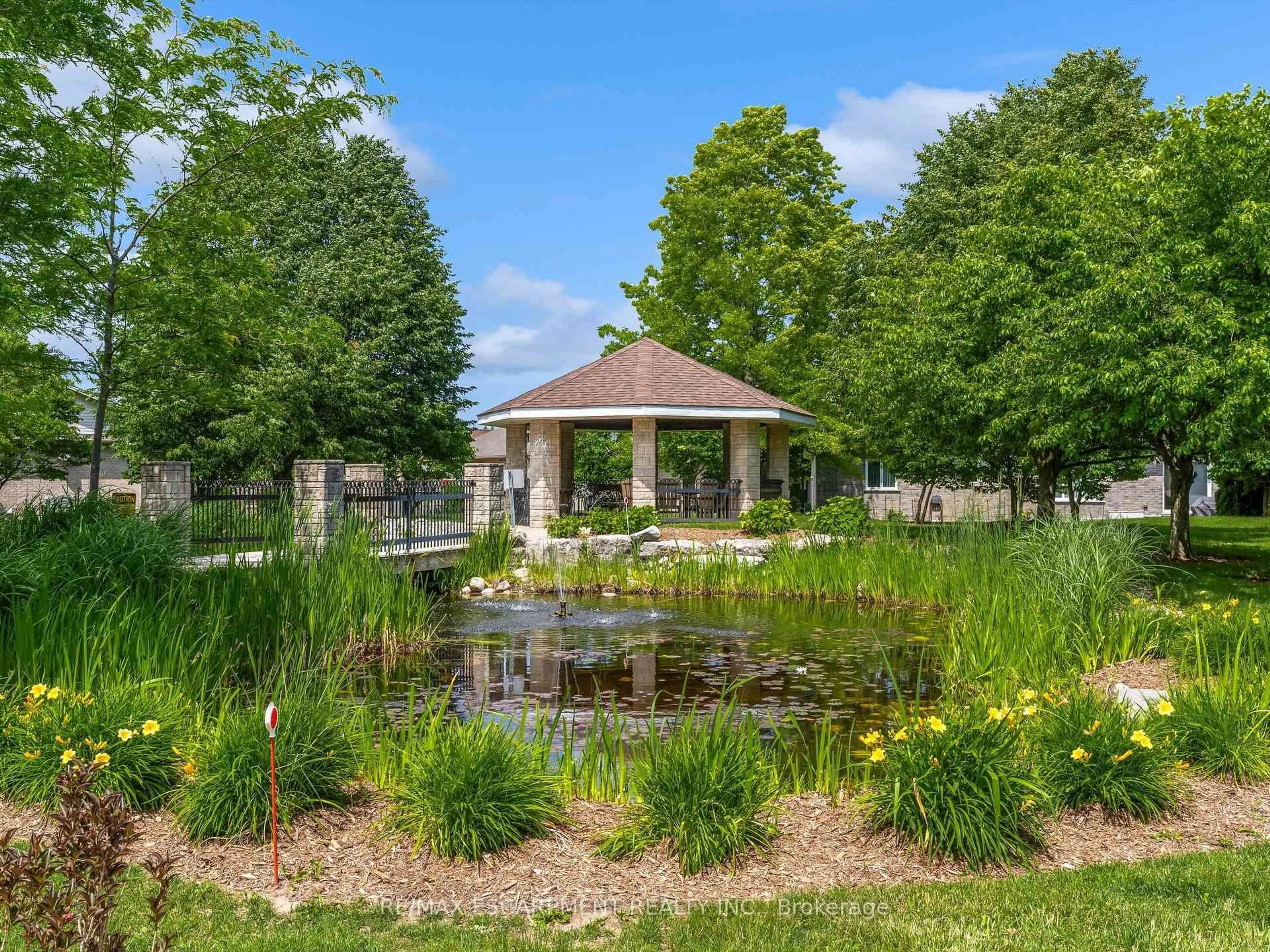 Patio, water/lake/river/ocean view for 3900 Sunset Lane, Lincoln Ontario L0R 2C0