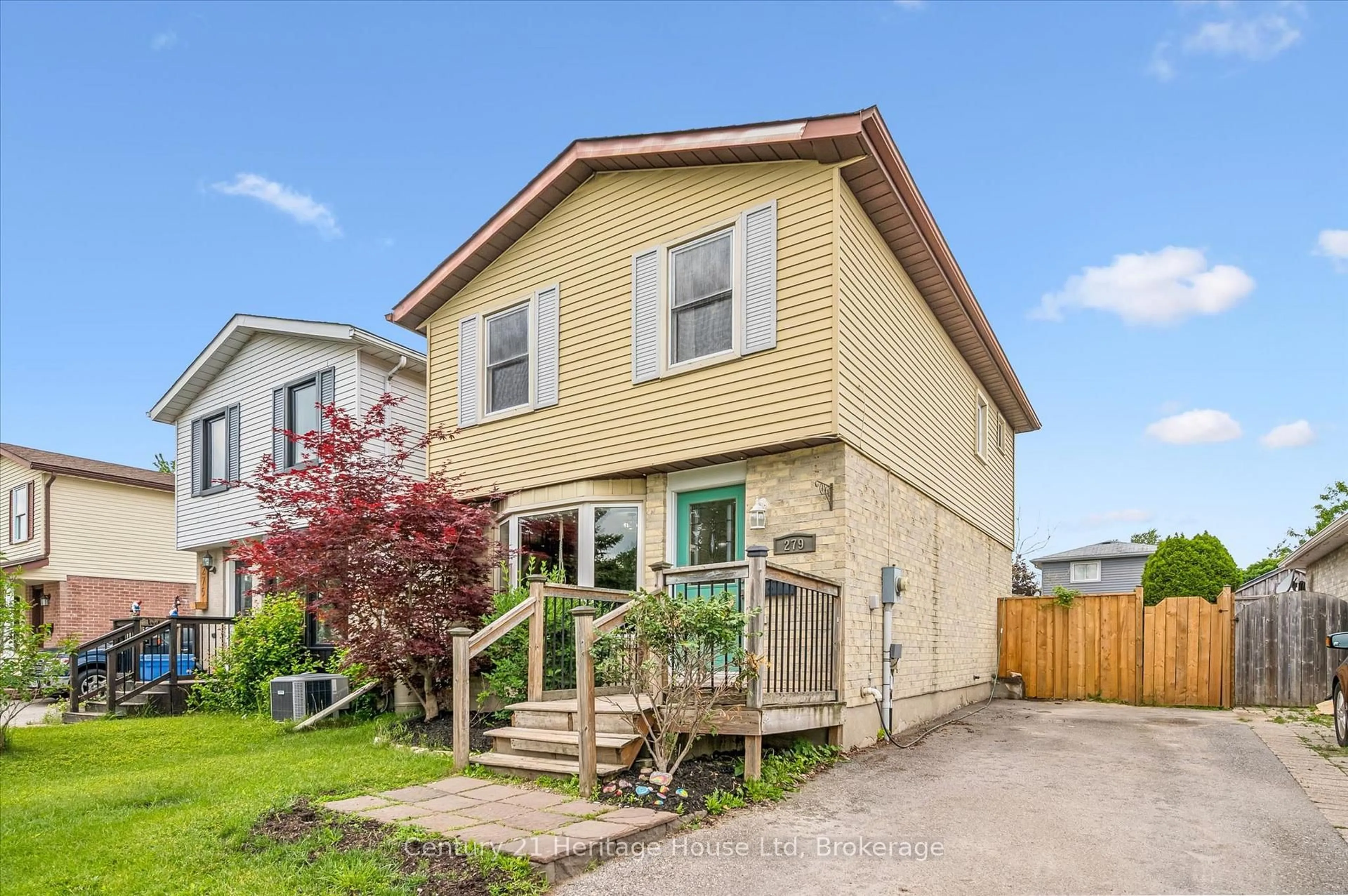Home with vinyl exterior material, street for 279 Strathallan St, Centre Wellington Ontario N1M 3L6