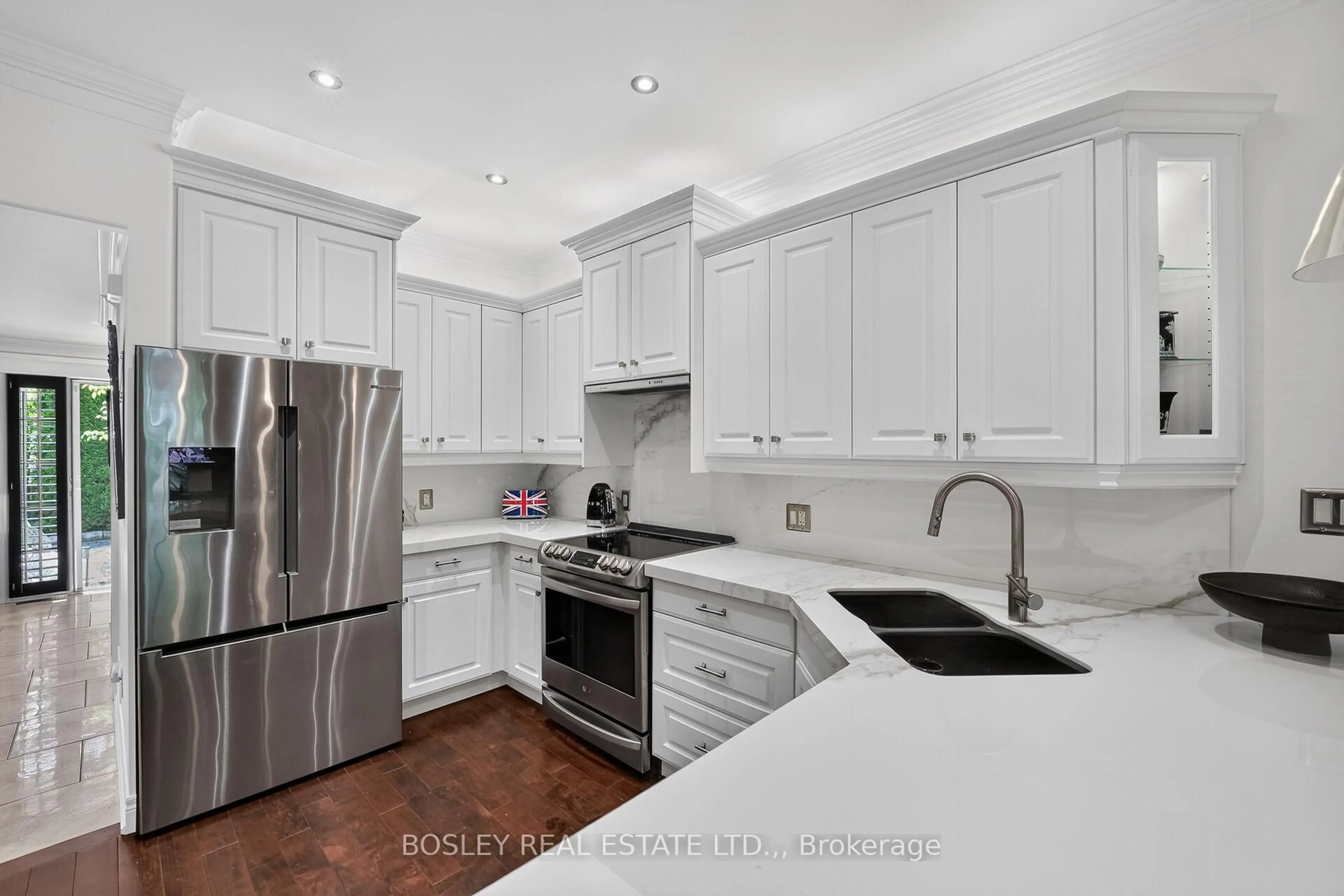 Open concept kitchen, unknown for 175 Queen St ## 5, Niagara-on-the-Lake Ontario L0S 1J0