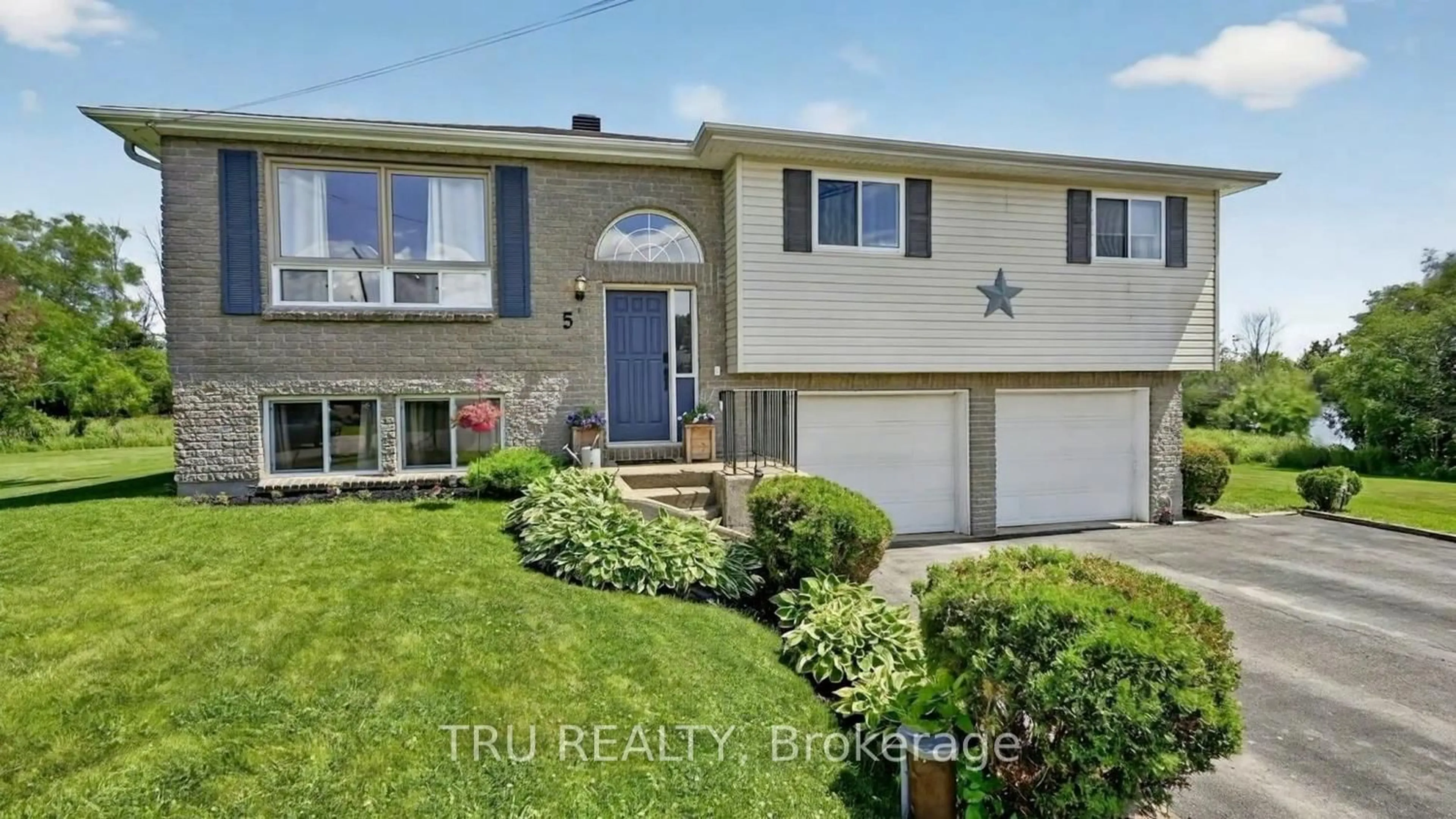 Home with vinyl exterior material, street for 5 Brookview Cres, Athens Ontario K0E 1B0