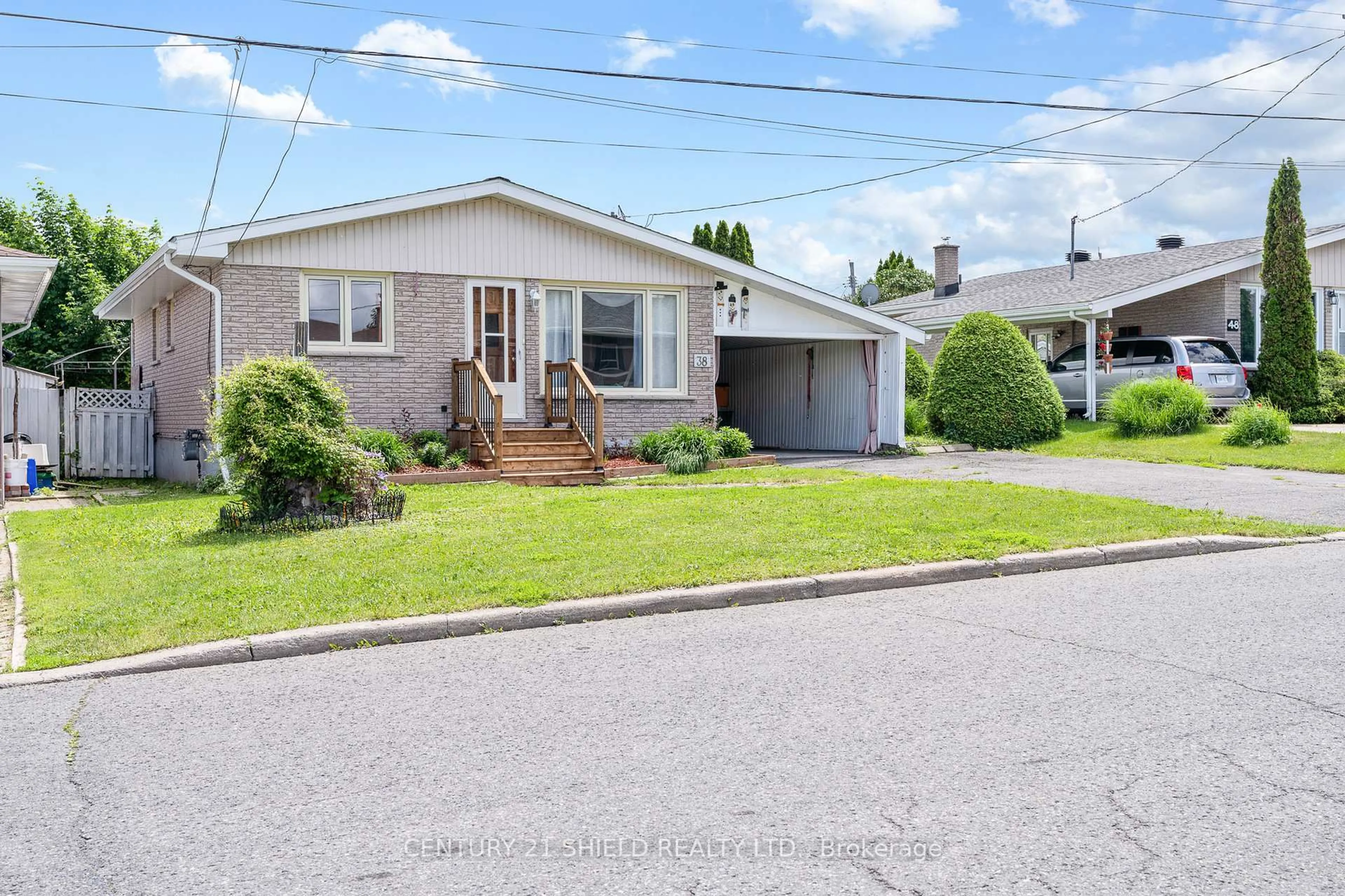 Home with vinyl exterior material, street for 38 CLEMENT St, North Glengarry Ontario K0C 1A0