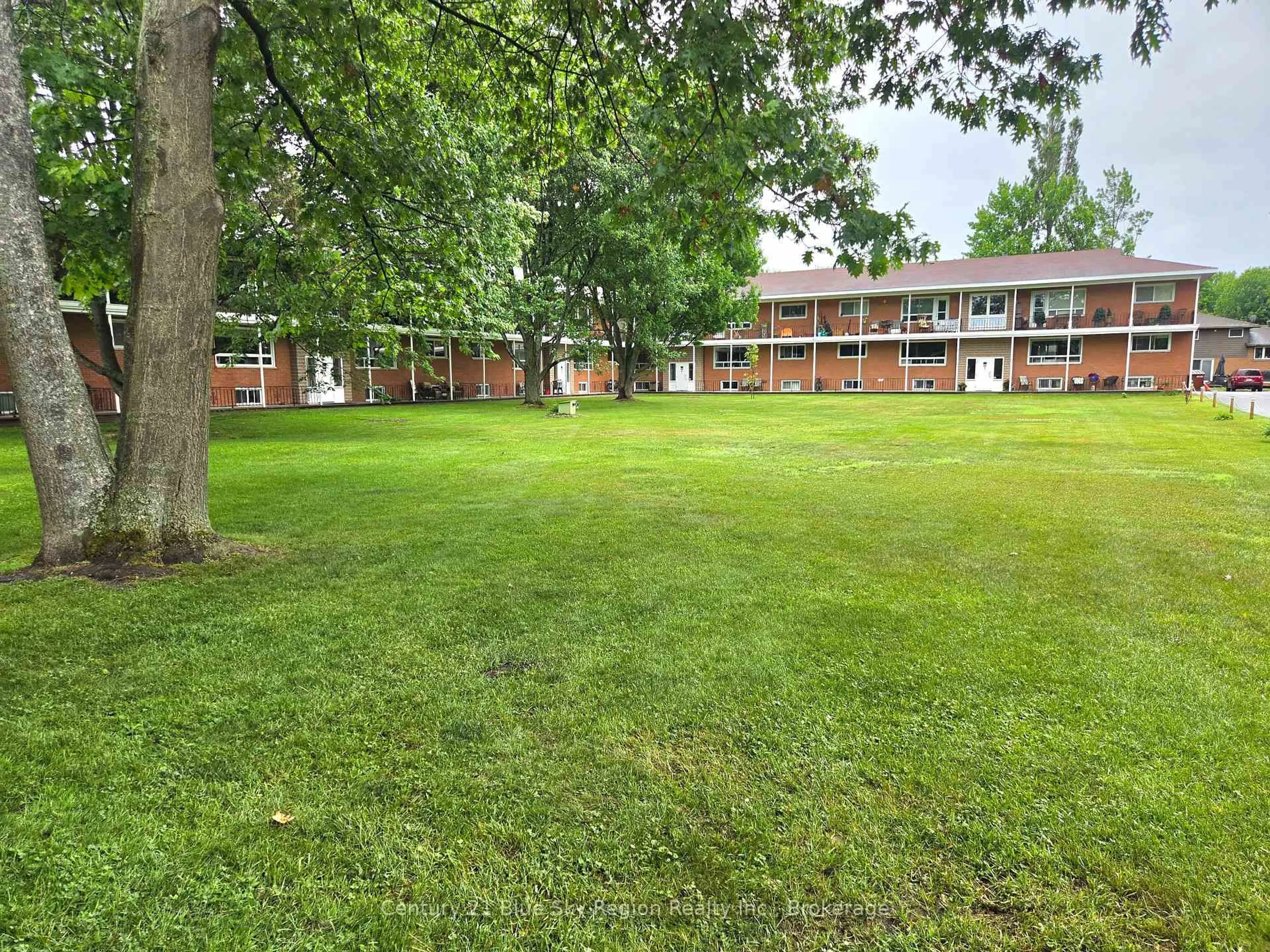 A pic from outside/outdoor area/front of a property/back of a property/a pic from drone, unknown for 40 Judge Ave #2B, North Bay Ontario P1A 1B4