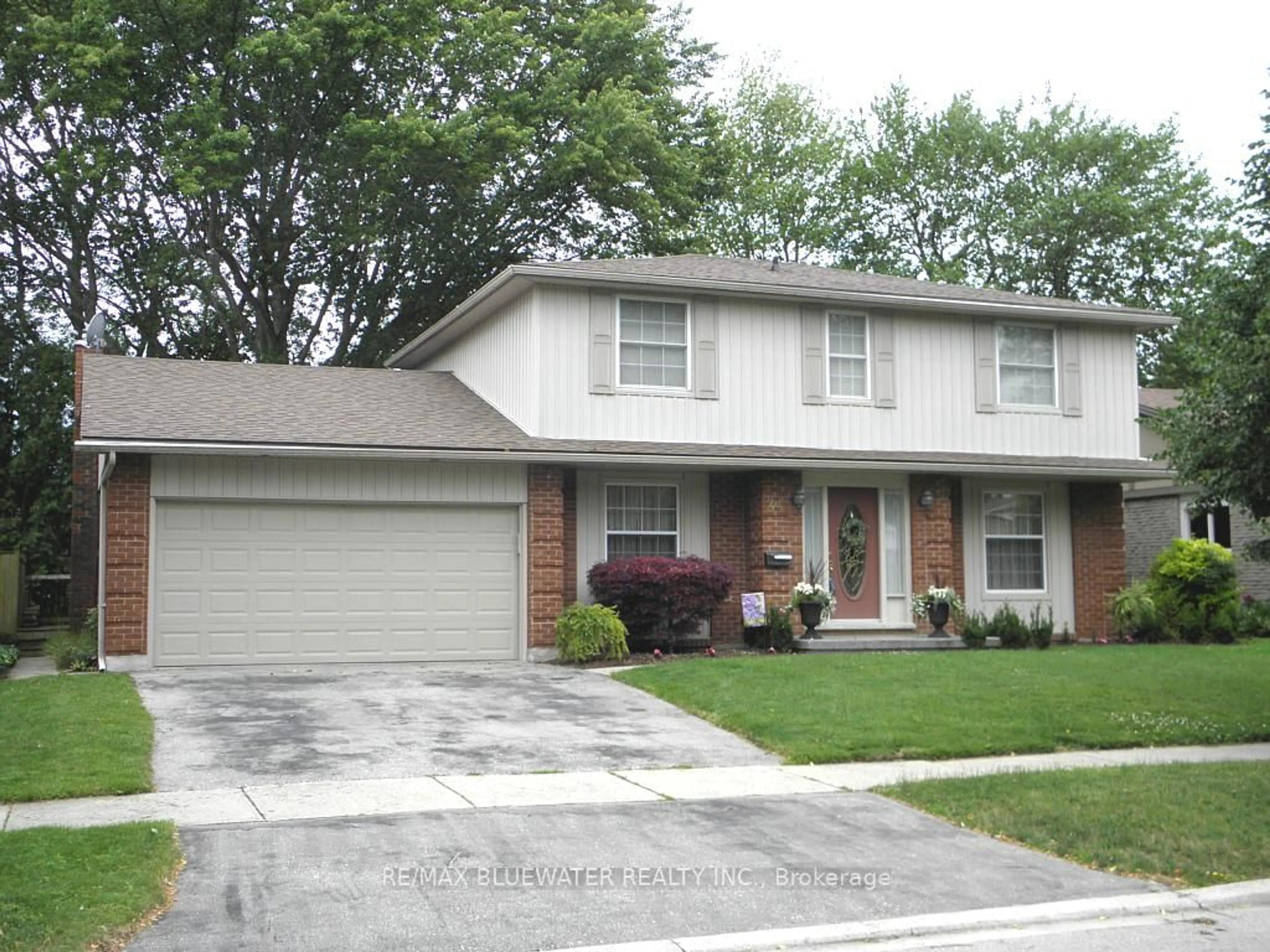 Home with vinyl exterior material, street for 44 Spencer Cres, London North Ontario N5X 2K6