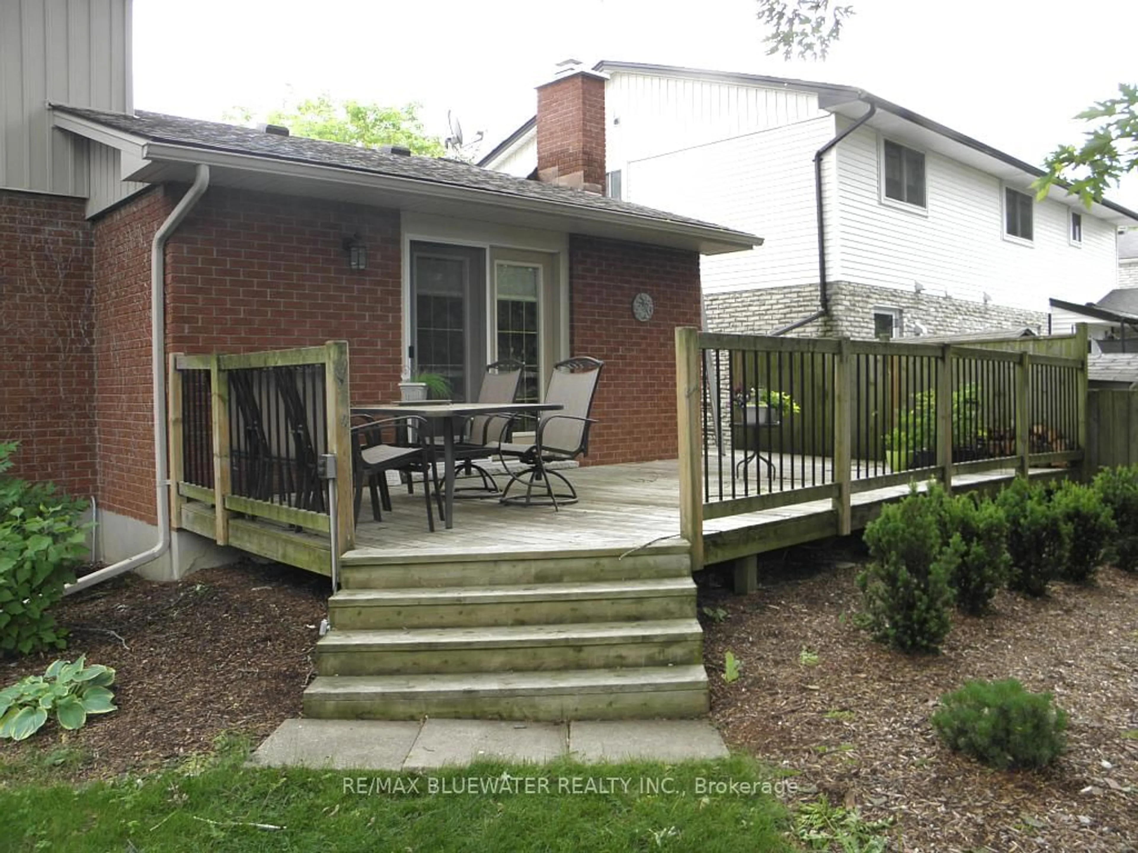 Patio, street for 44 Spencer Cres, London North Ontario N5X 2K6