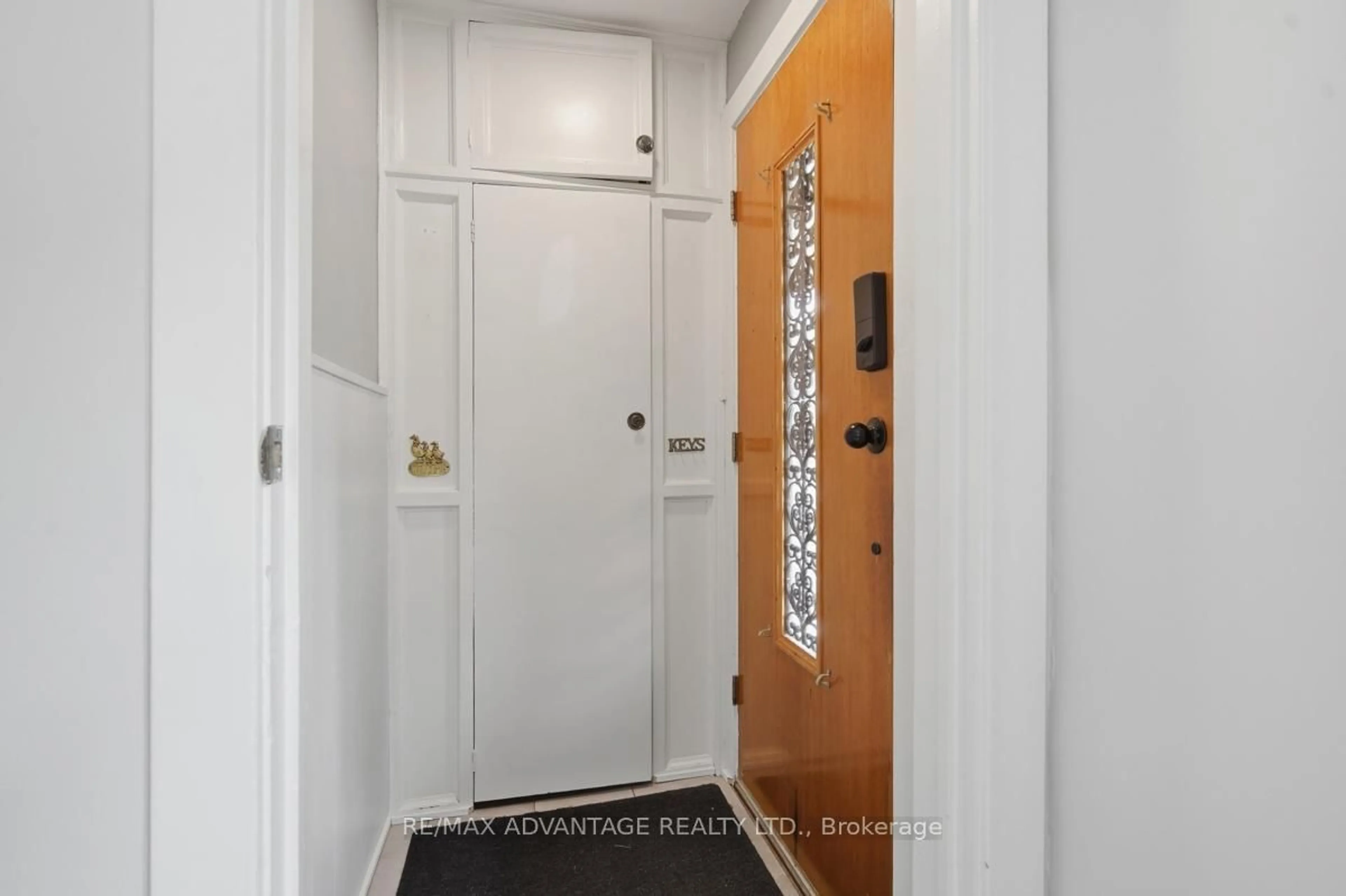 Indoor entryway for 94 Josephine St, London South Ontario N5Z 3P3