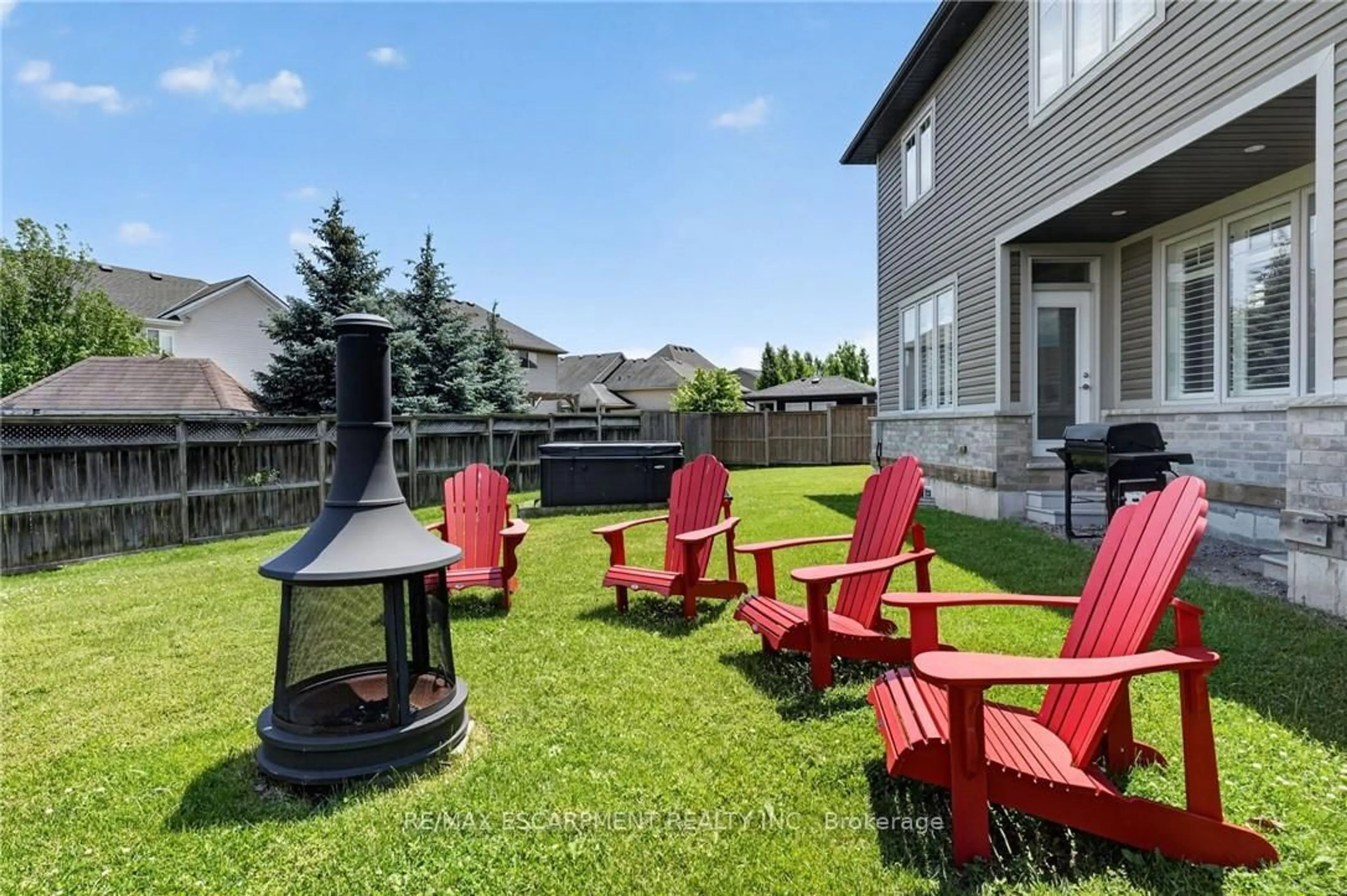 Patio, mountain view for 87 Anastasia Blvd, West Lincoln Ontario L0R 2A0