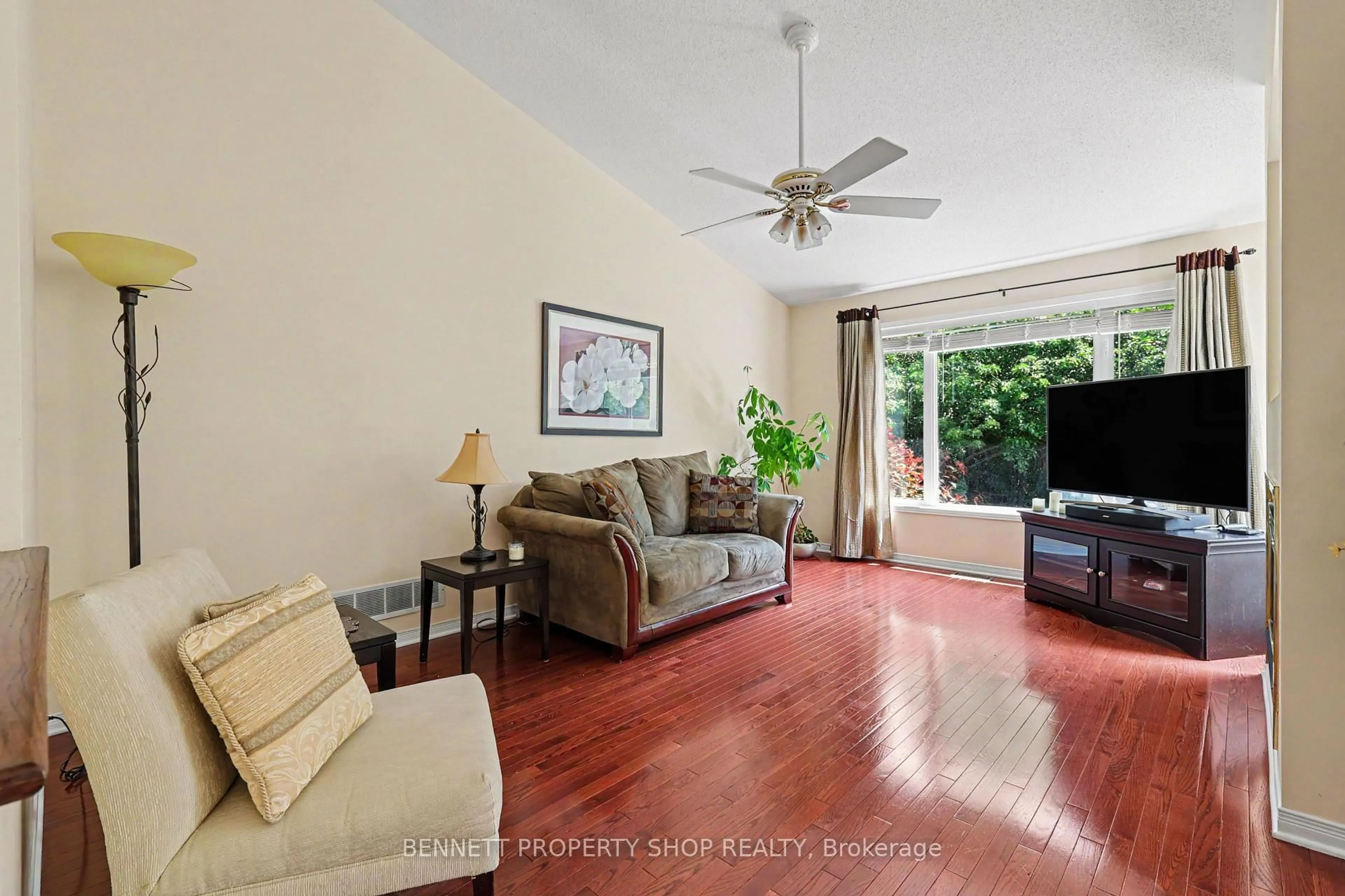 Living room with furniture, unknown for 4 Burnstead Cres, Ottawa Ontario K2M 2T4