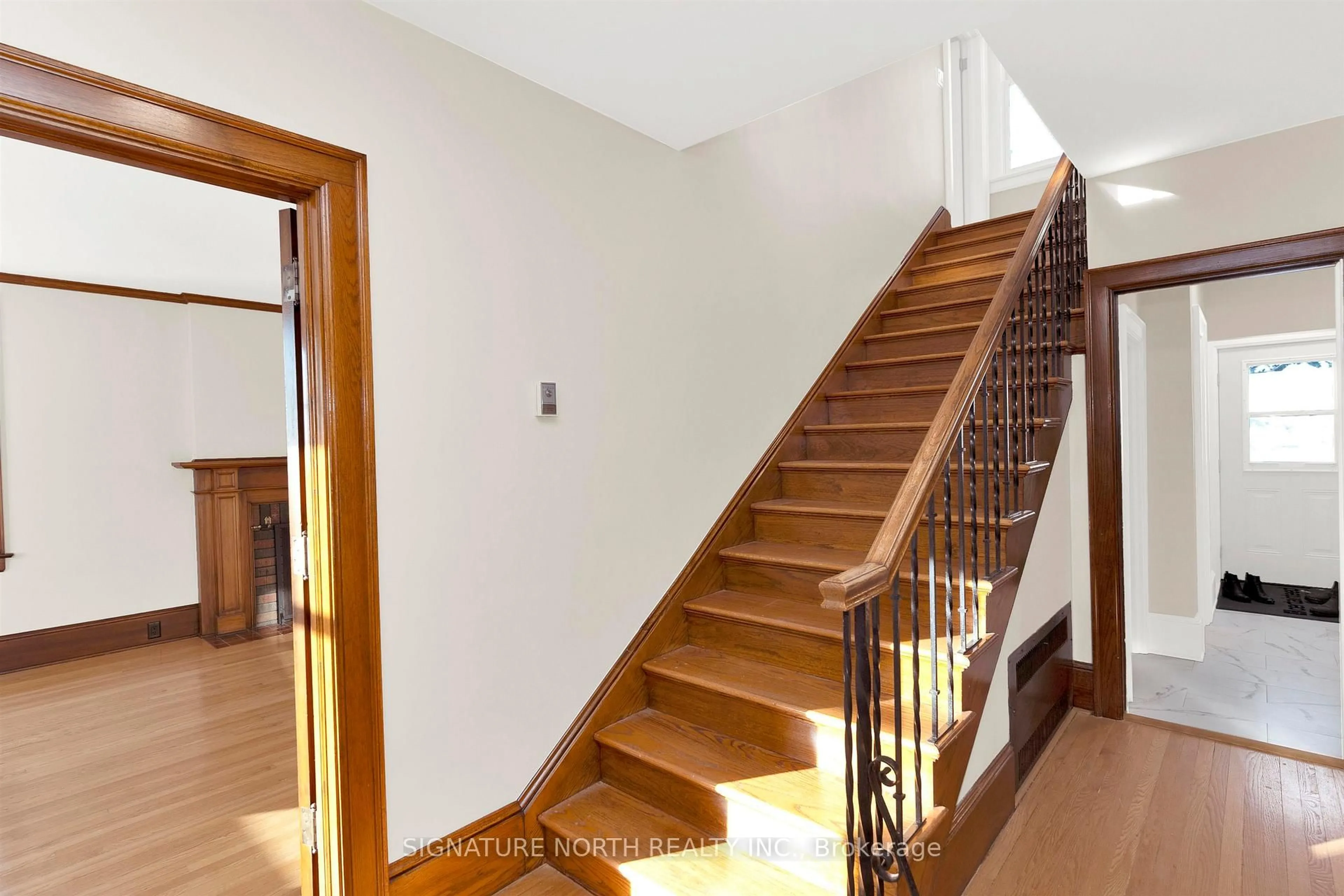 Stairs for 120 High St, Thunder Bay Ontario P7B 3K5