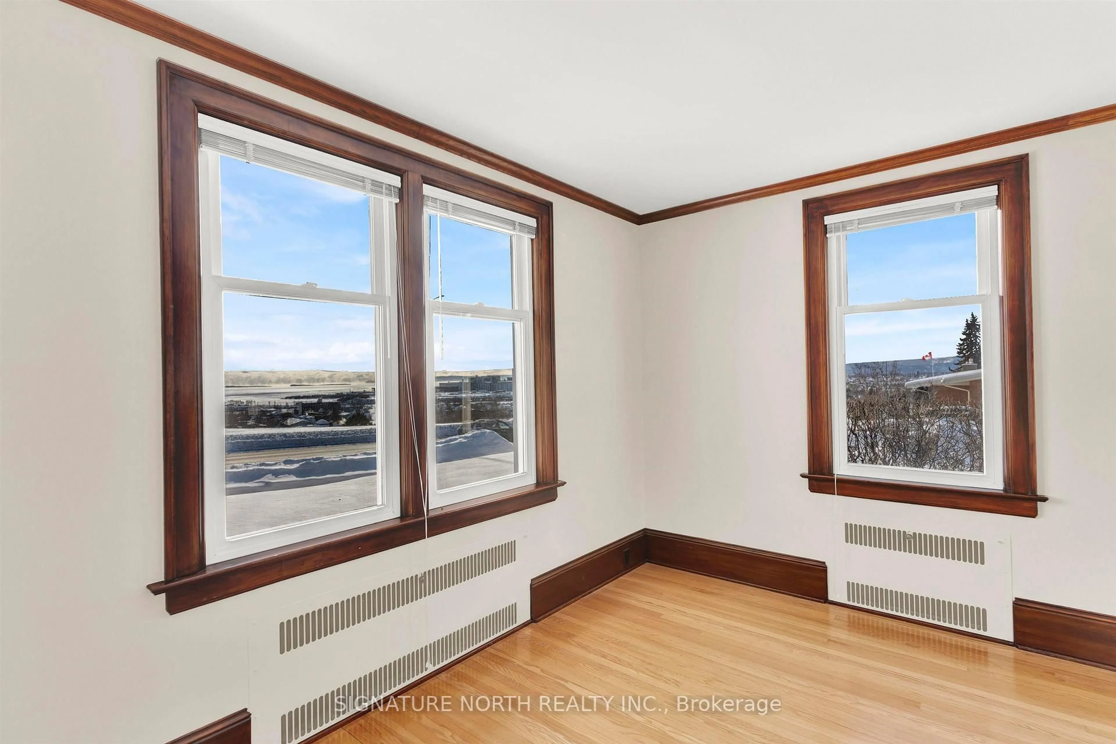 A pic of a room for 120 High St, Thunder Bay Ontario P7B 3K5