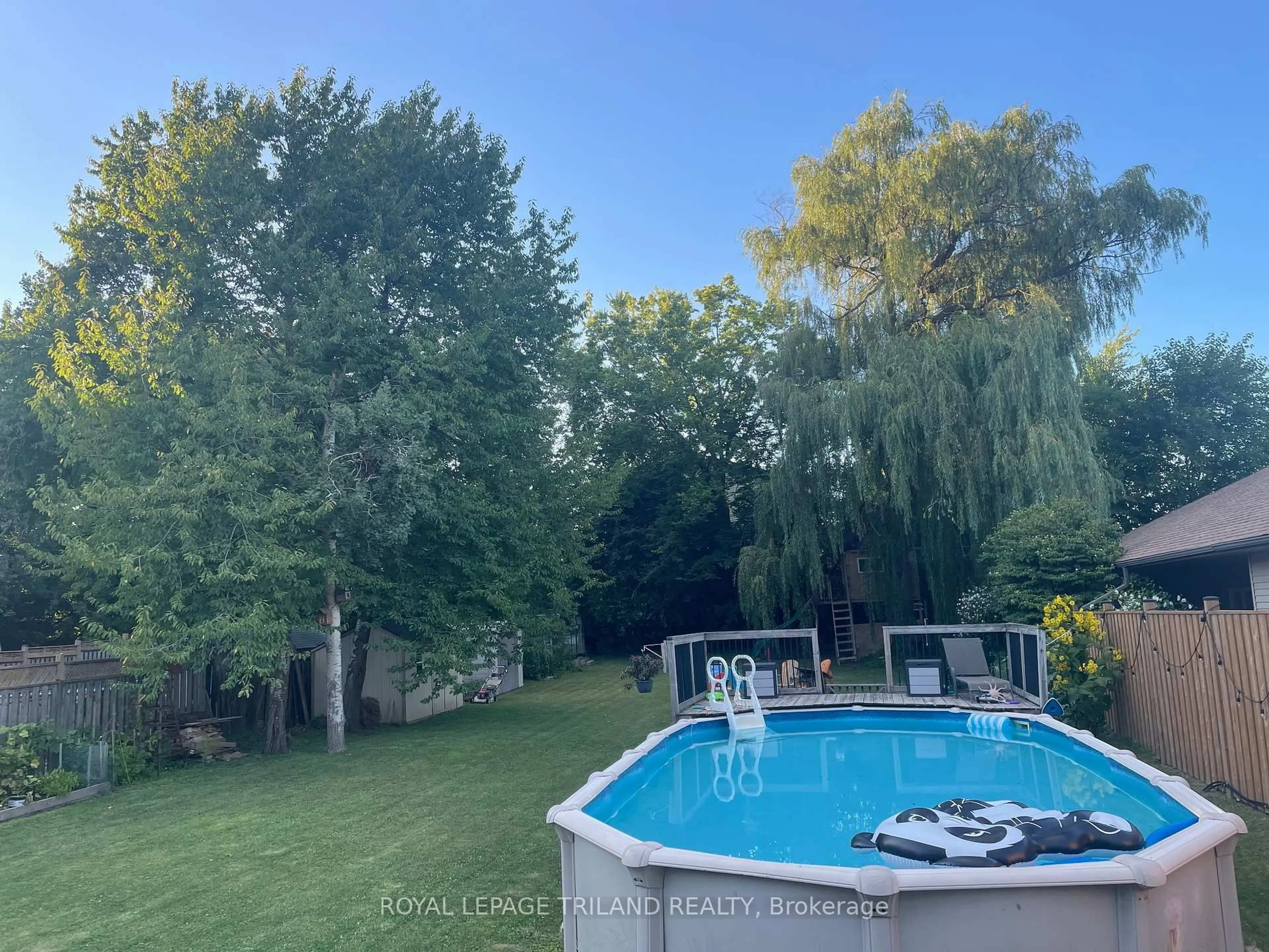 Pool for 662 Eden Ave, London South Ontario N6C 2Z7