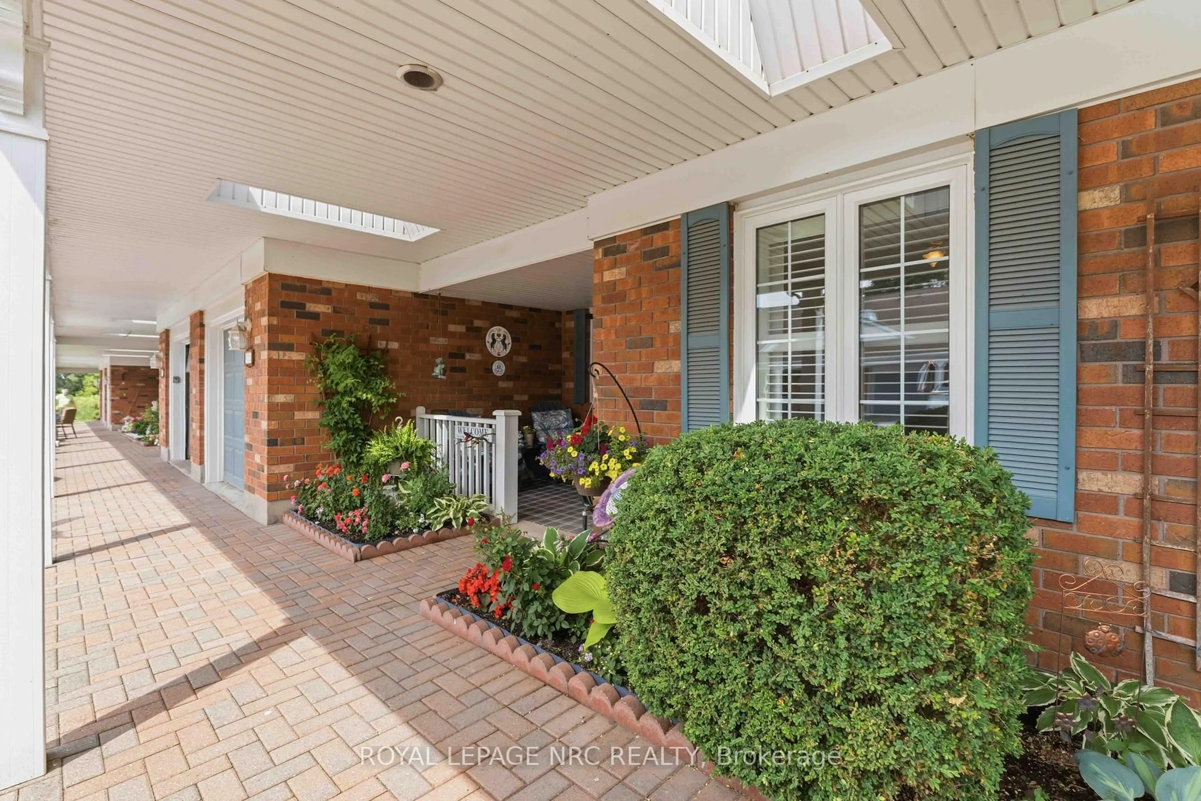 Indoor entryway for 4122 Hazelnut Crt, Lincoln Ontario L0R 2C0