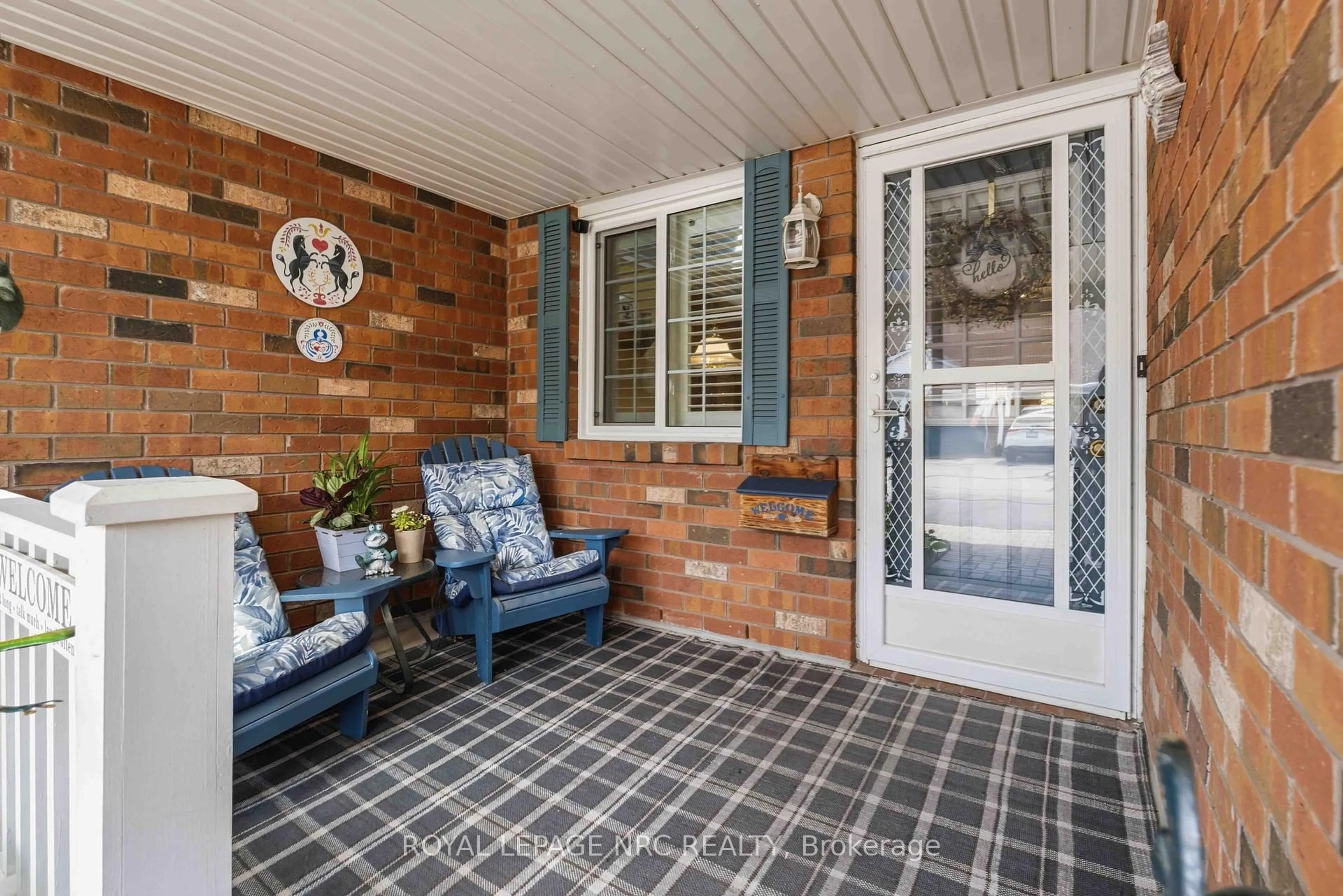 Patio, street for 4122 Hazelnut Crt, Lincoln Ontario L0R 2C0