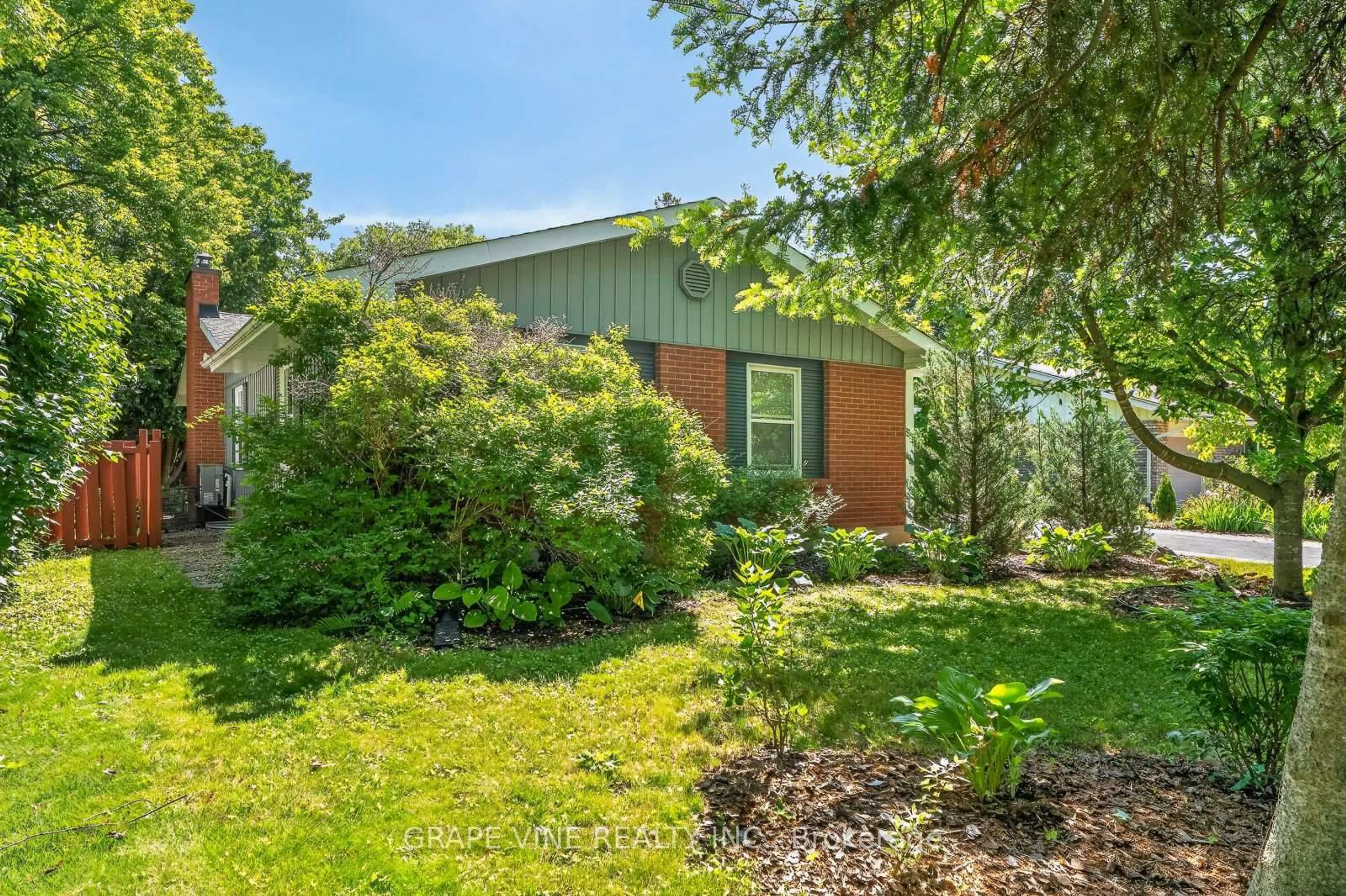 Unknown for 1961 OAKDEAN Cres, Ottawa Ontario K1J 6H6