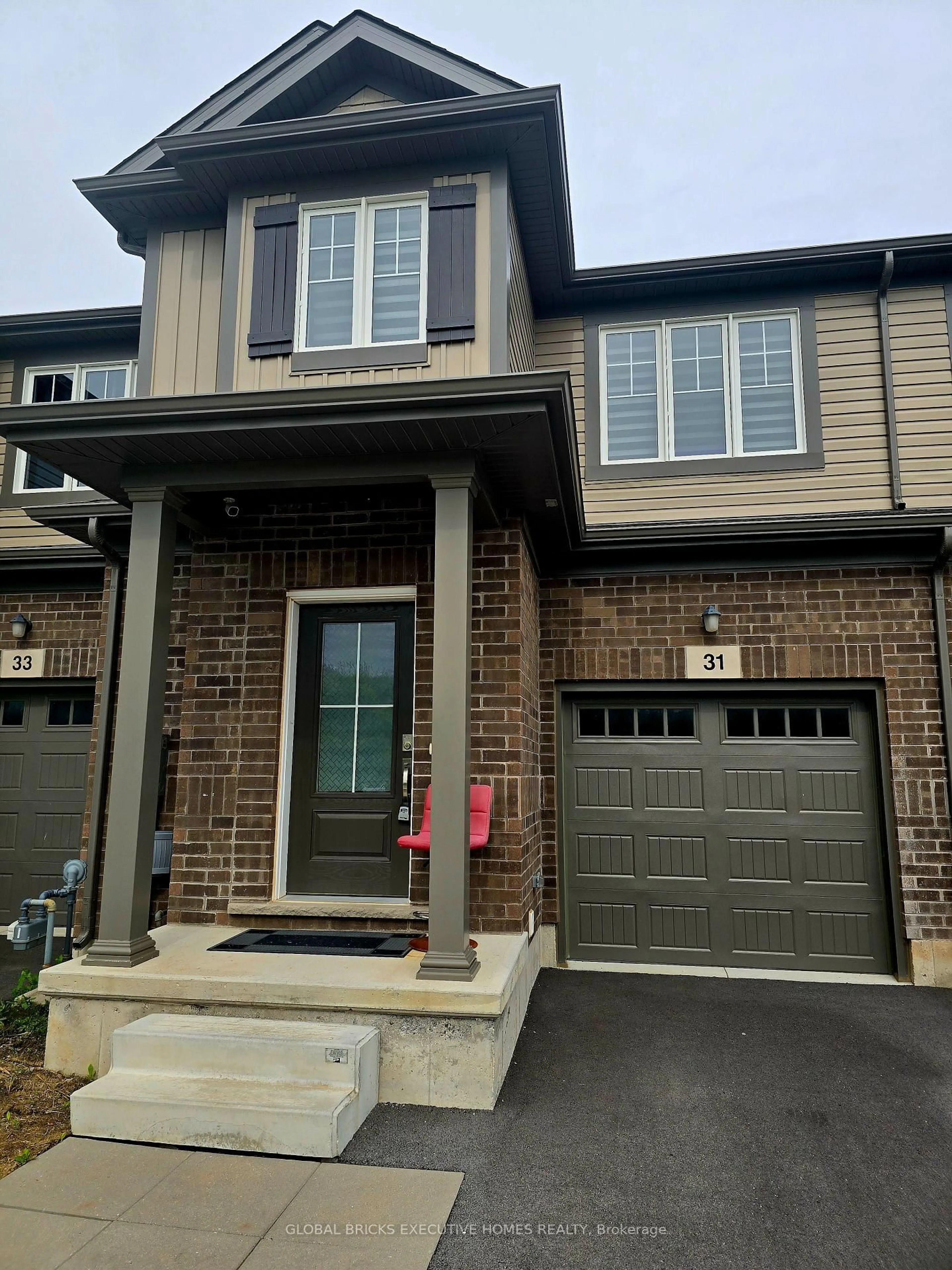 Home with brick exterior material, street for 31 Saffron Way, Pelham Ontario L3B 5N5
