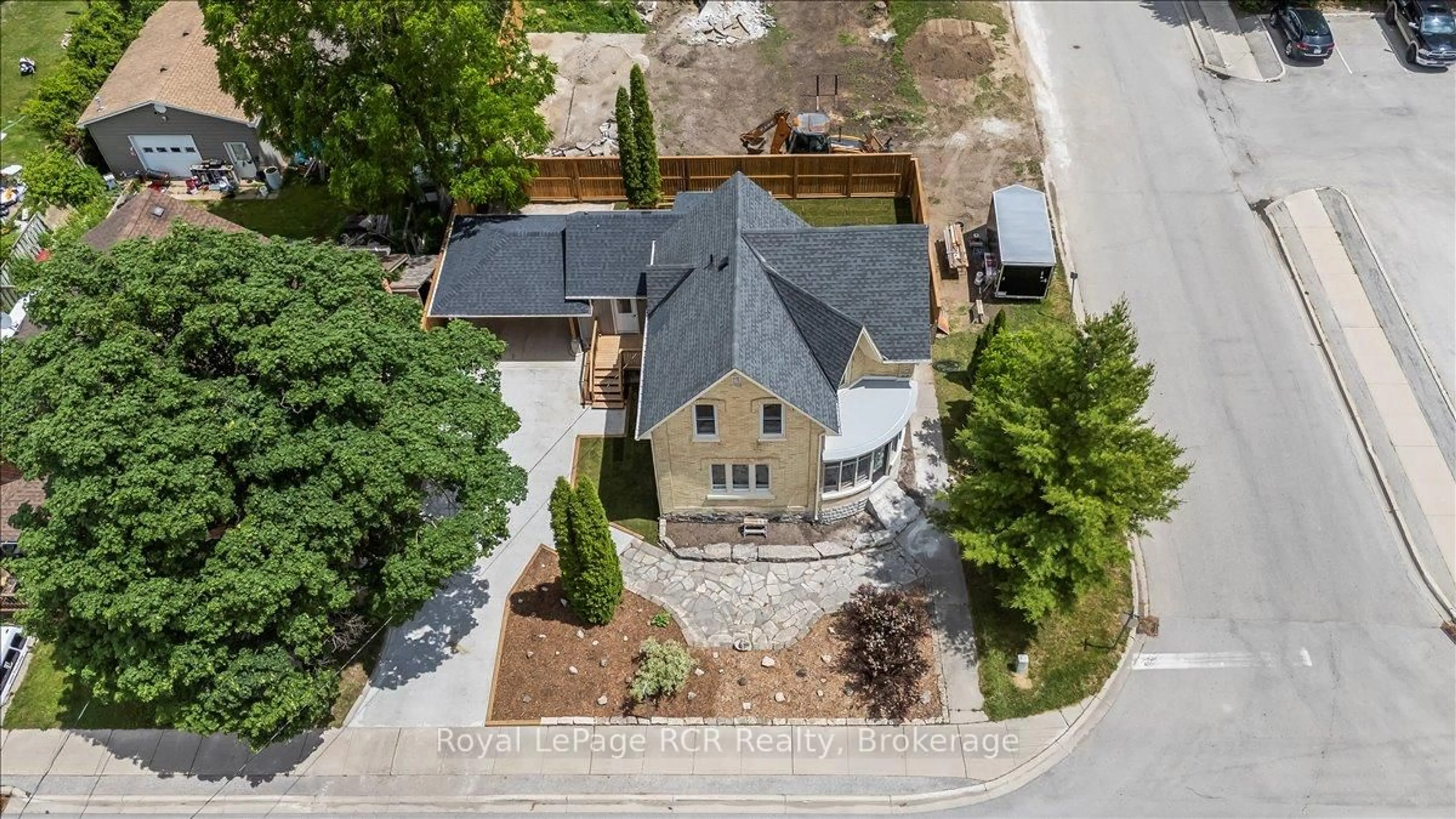 A pic from outside/outdoor area/front of a property/back of a property/a pic from drone, street for 503 10th Ave, Hanover Ontario N4N 2P2
