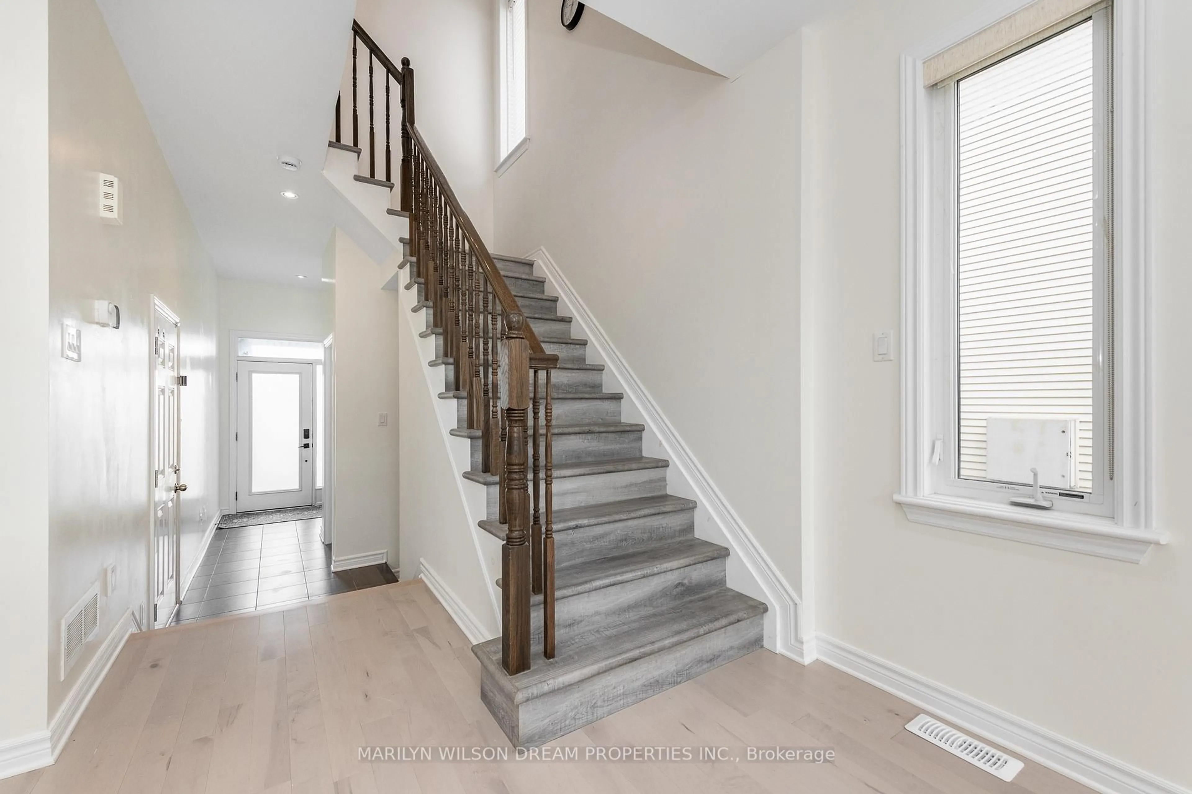 Stairs for 139 Popplewell Cres, Ottawa Ontario K2J 5P7
