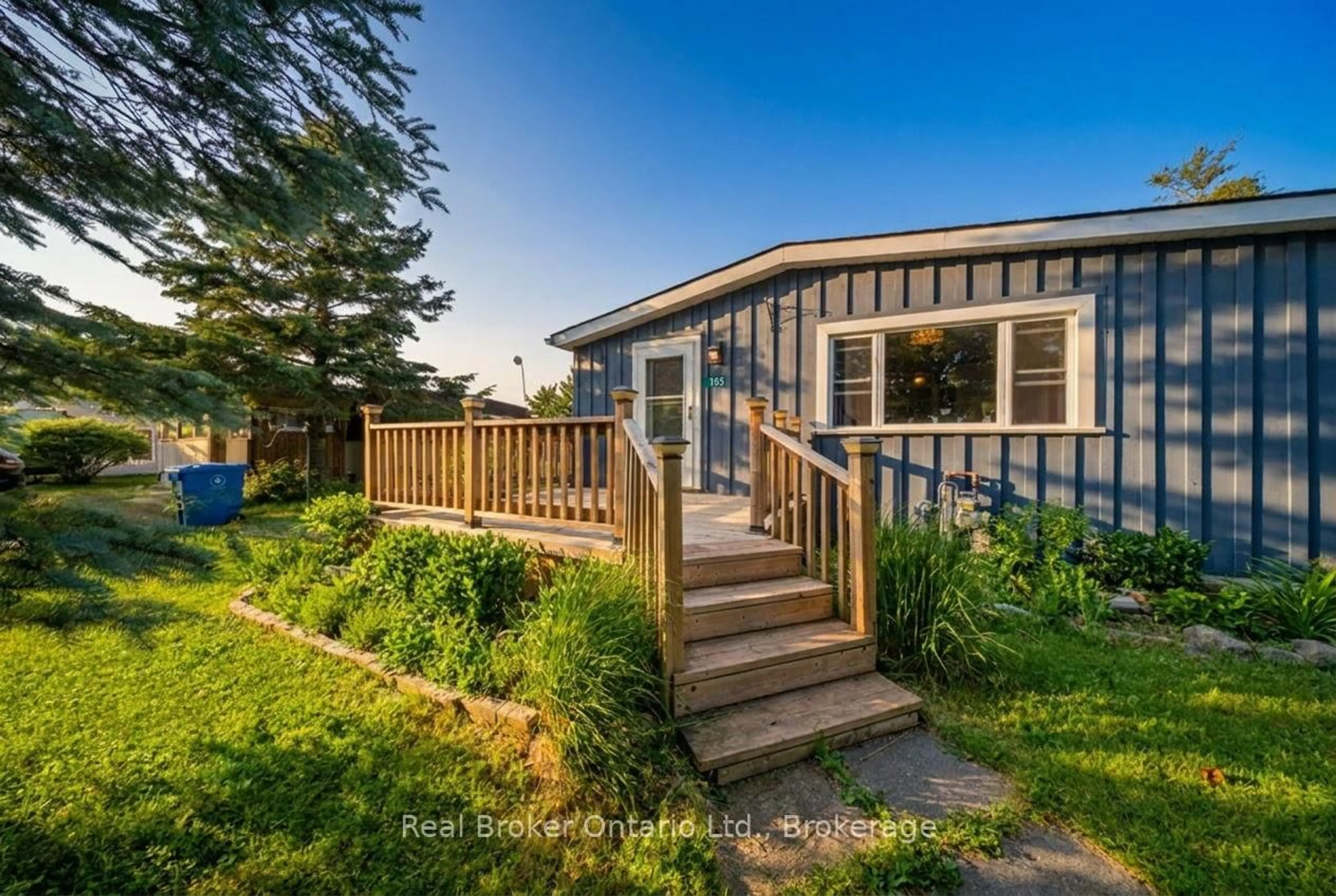 A pic from outside/outdoor area/front of a property/back of a property/a pic from drone, unknown for 105 Meadows Dr, West Grey Ontario N4N 3B8