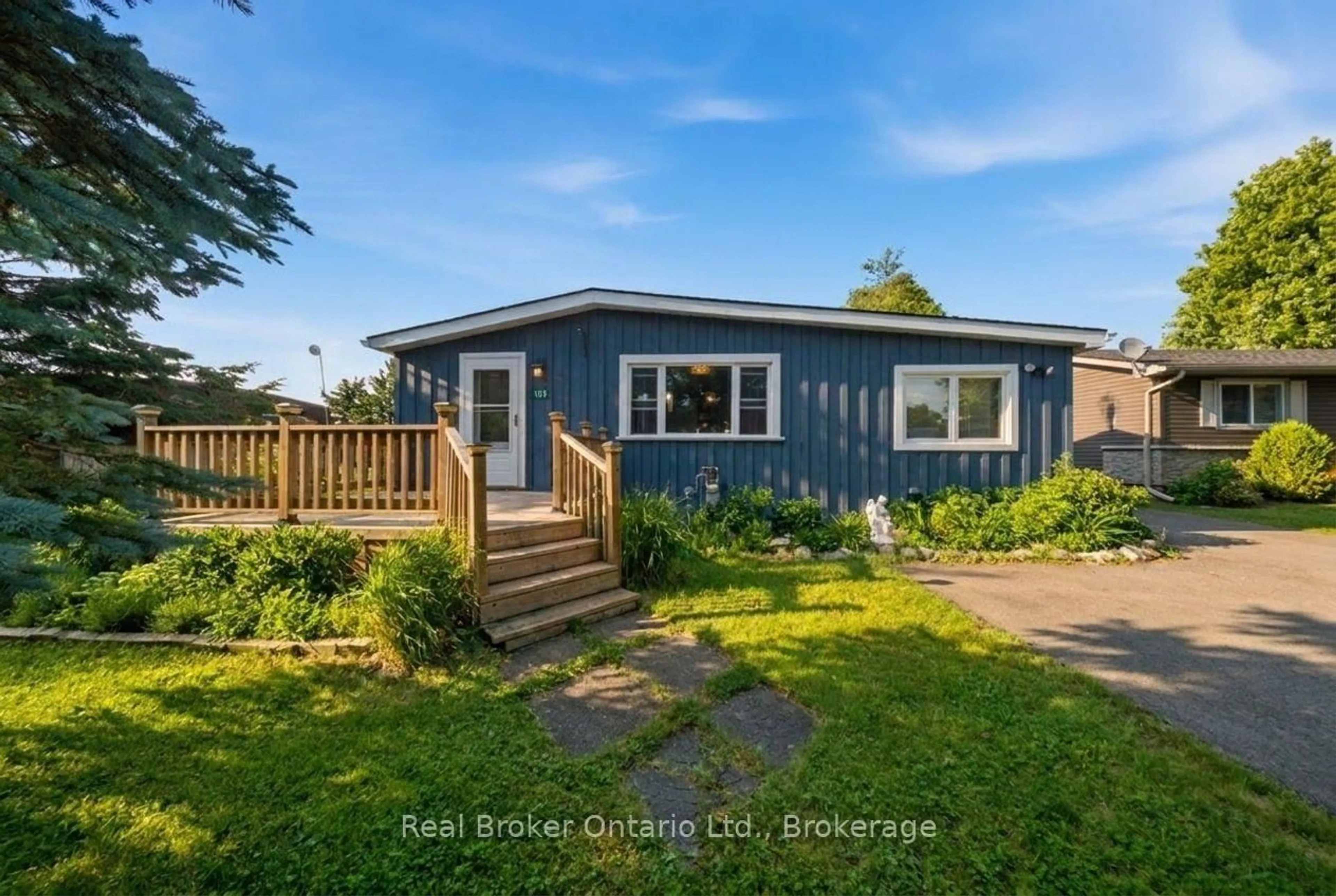 A pic from outside/outdoor area/front of a property/back of a property/a pic from drone, water/lake/river/ocean view for 105 Meadows Dr, West Grey Ontario N4N 3B8