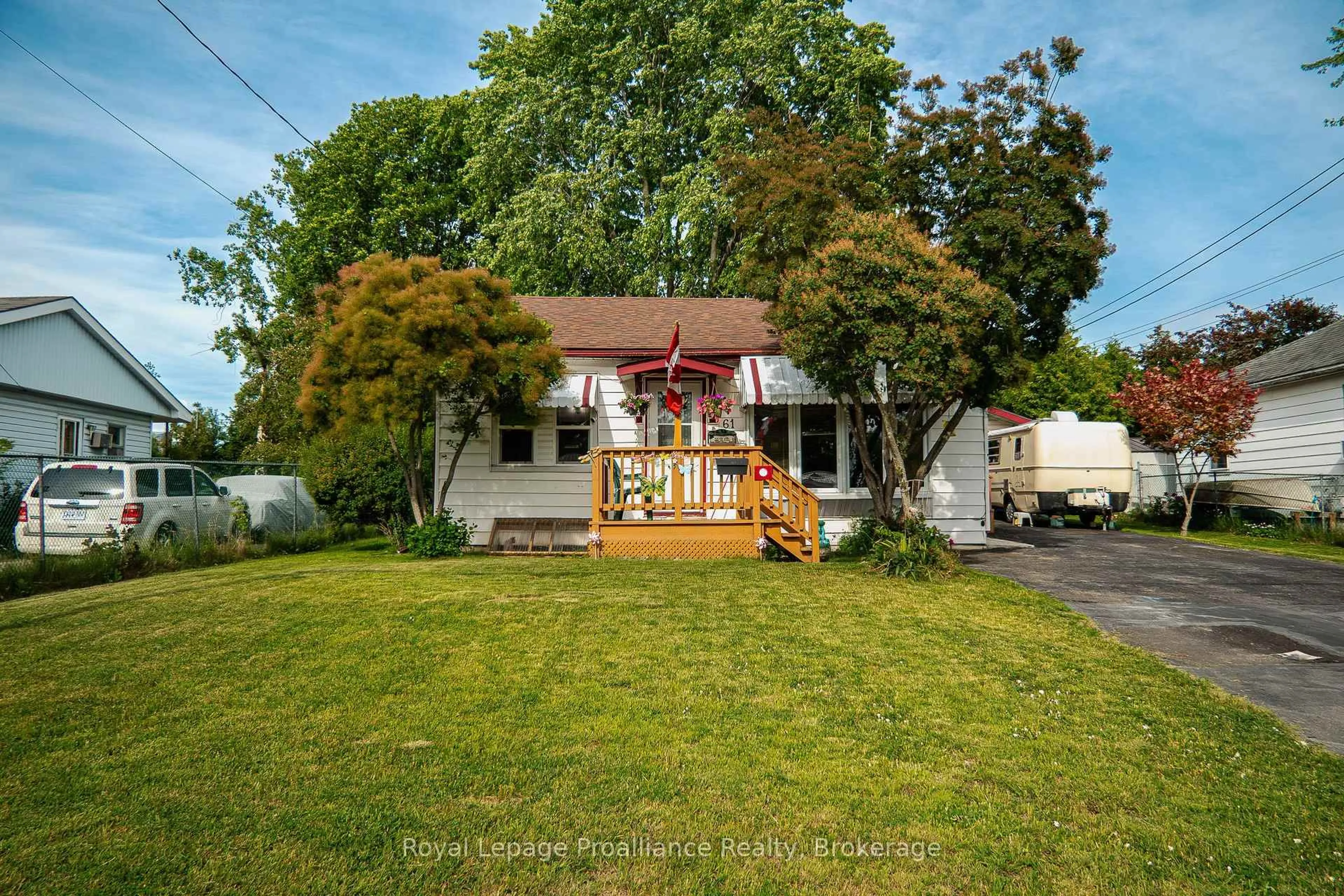 A pic from outside/outdoor area/front of a property/back of a property/a pic from drone, street for 61 Orchard Dr, Belleville Ontario K8P 2K6