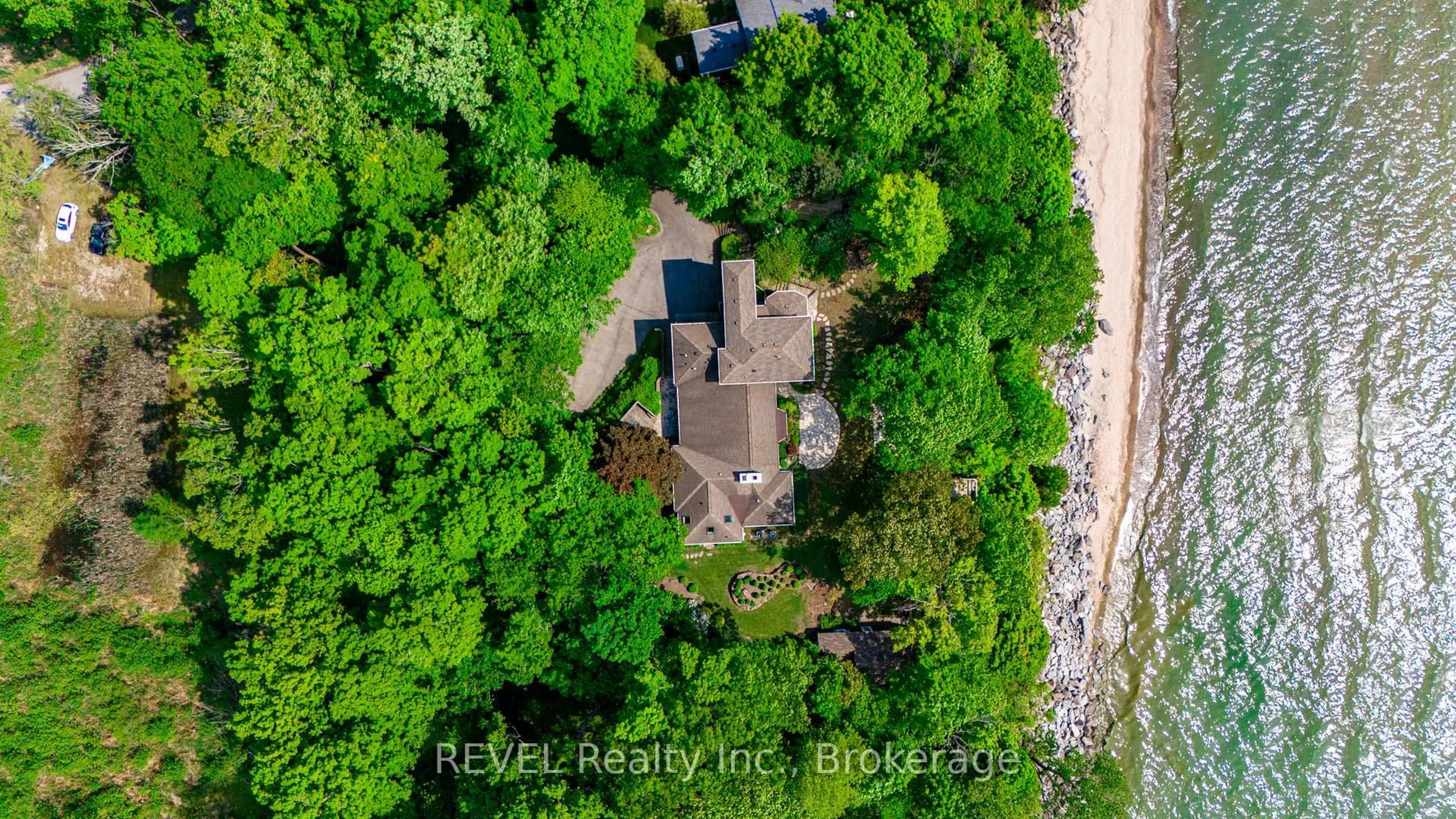 A pic from outside/outdoor area/front of a property/back of a property/a pic from drone, water/lake/river/ocean view for 5189 Pt Abino Hills Rd, Fort Erie Ontario L0S 1N0
