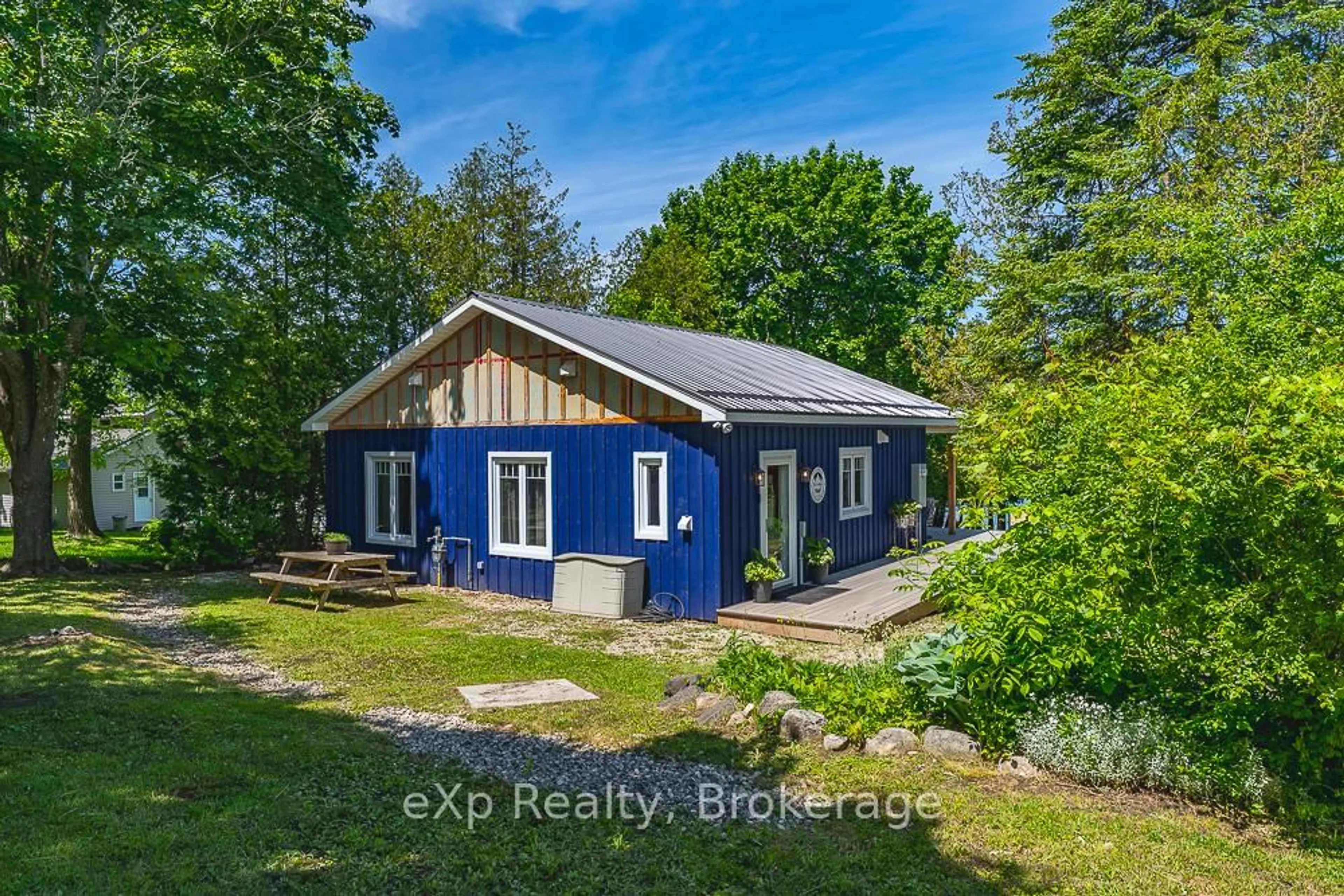 A pic from outside/outdoor area/front of a property/back of a property/a pic from drone, building for 141 Wilson Dr, Georgian Bluffs Ontario N0H 2T0