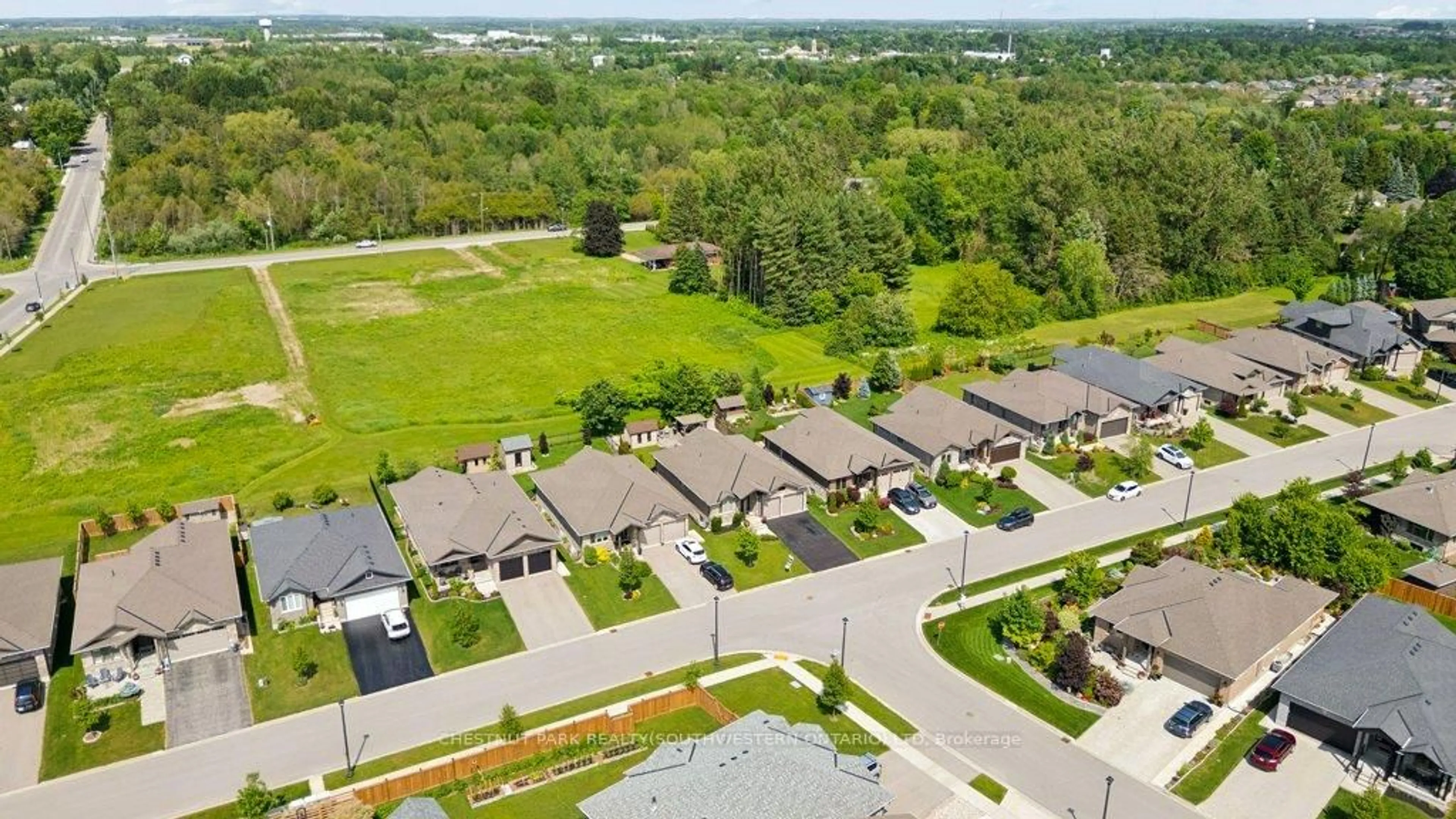 A pic from outside/outdoor area/front of a property/back of a property/a pic from drone, unknown for 30 Duncan Crt, Centre Wellington Ontario N1M 0E9