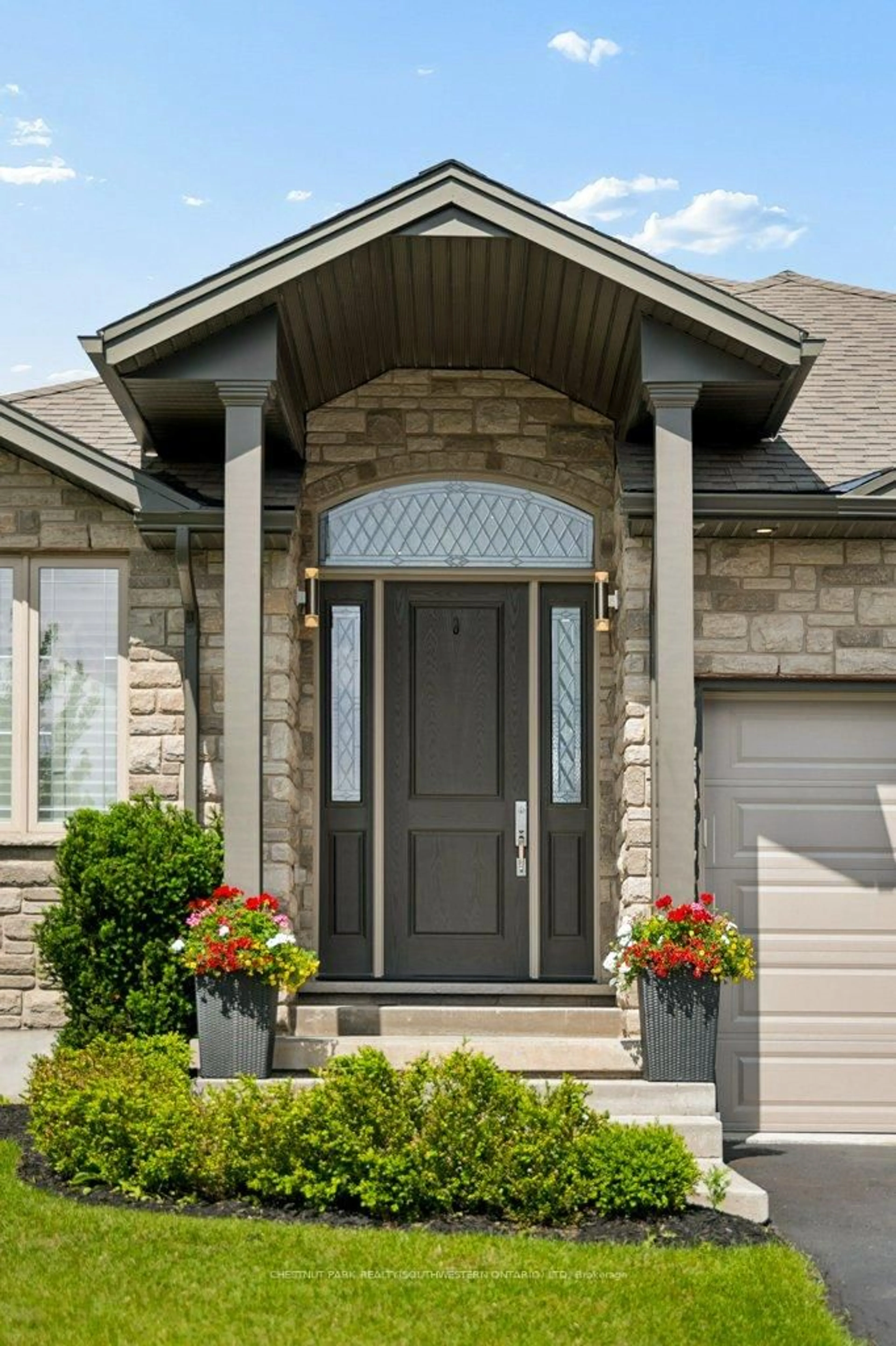 Home with vinyl exterior material, street for 30 Duncan Crt, Centre Wellington Ontario N1M 0E9
