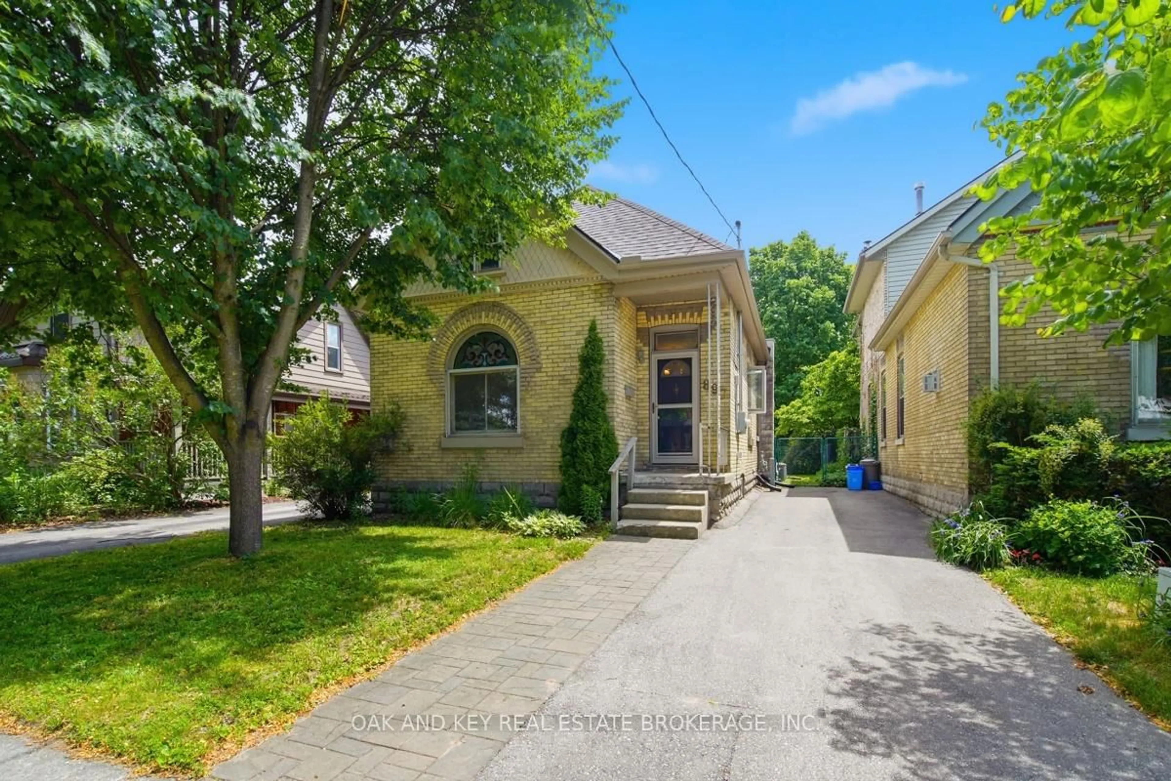 Unknown for 897 Elias St, London East Ontario N5W 3P3