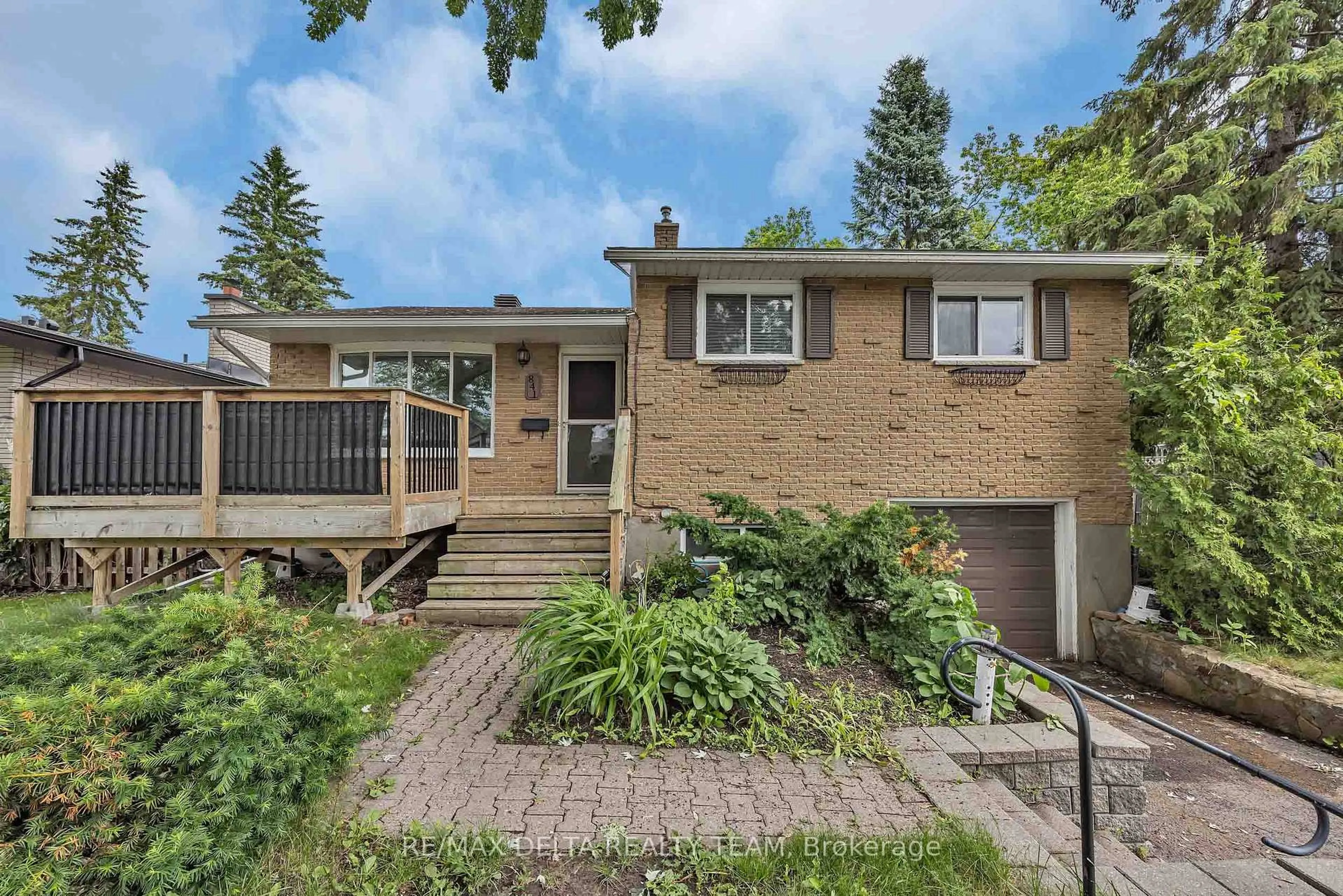 Home with brick exterior material, street for 841 Balsam Dr, Ottawa Ontario K1E 1B8