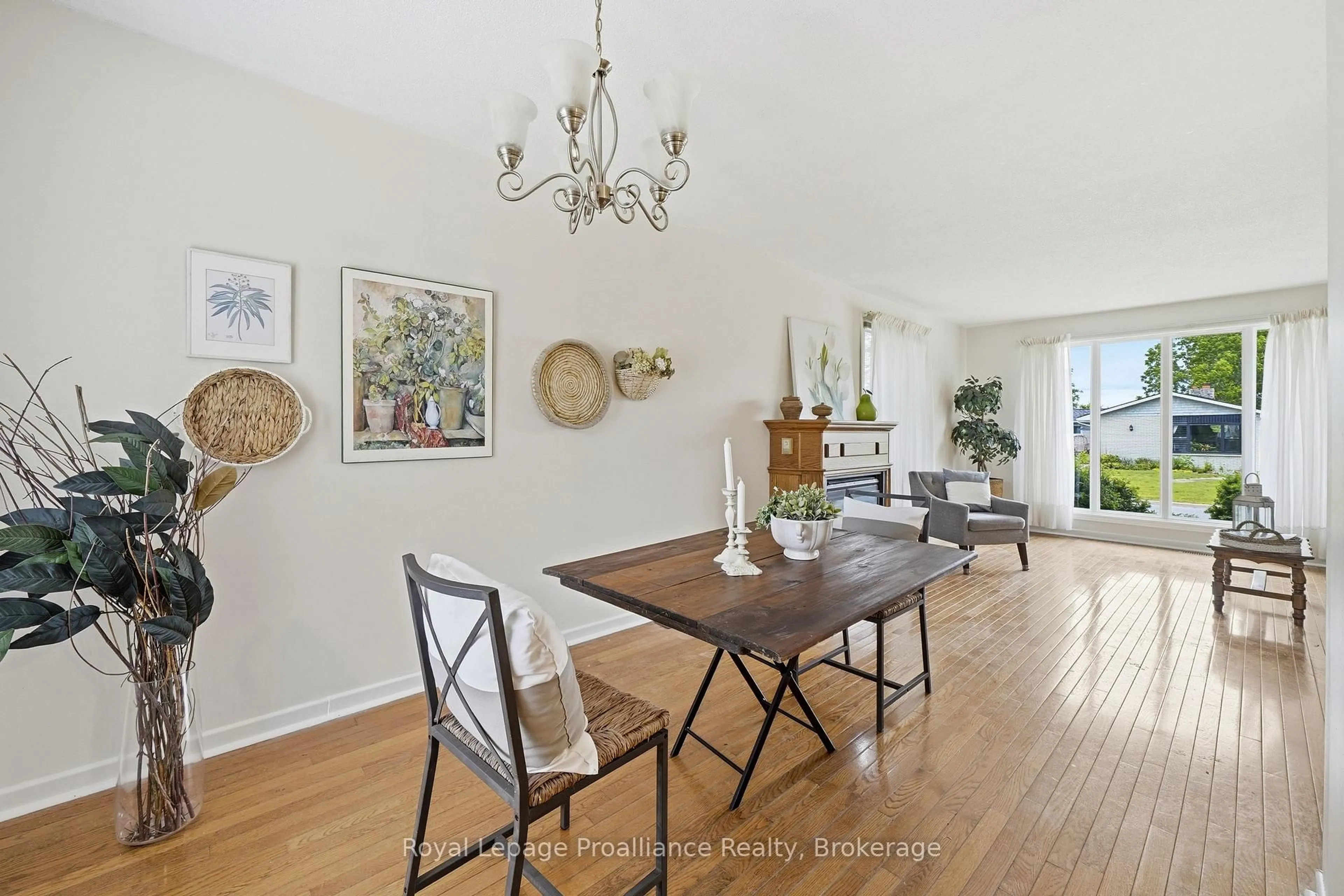 Dining room, wood/laminate floor for 31 Downes Ave, Prince Edward County Ontario K0K 2T0