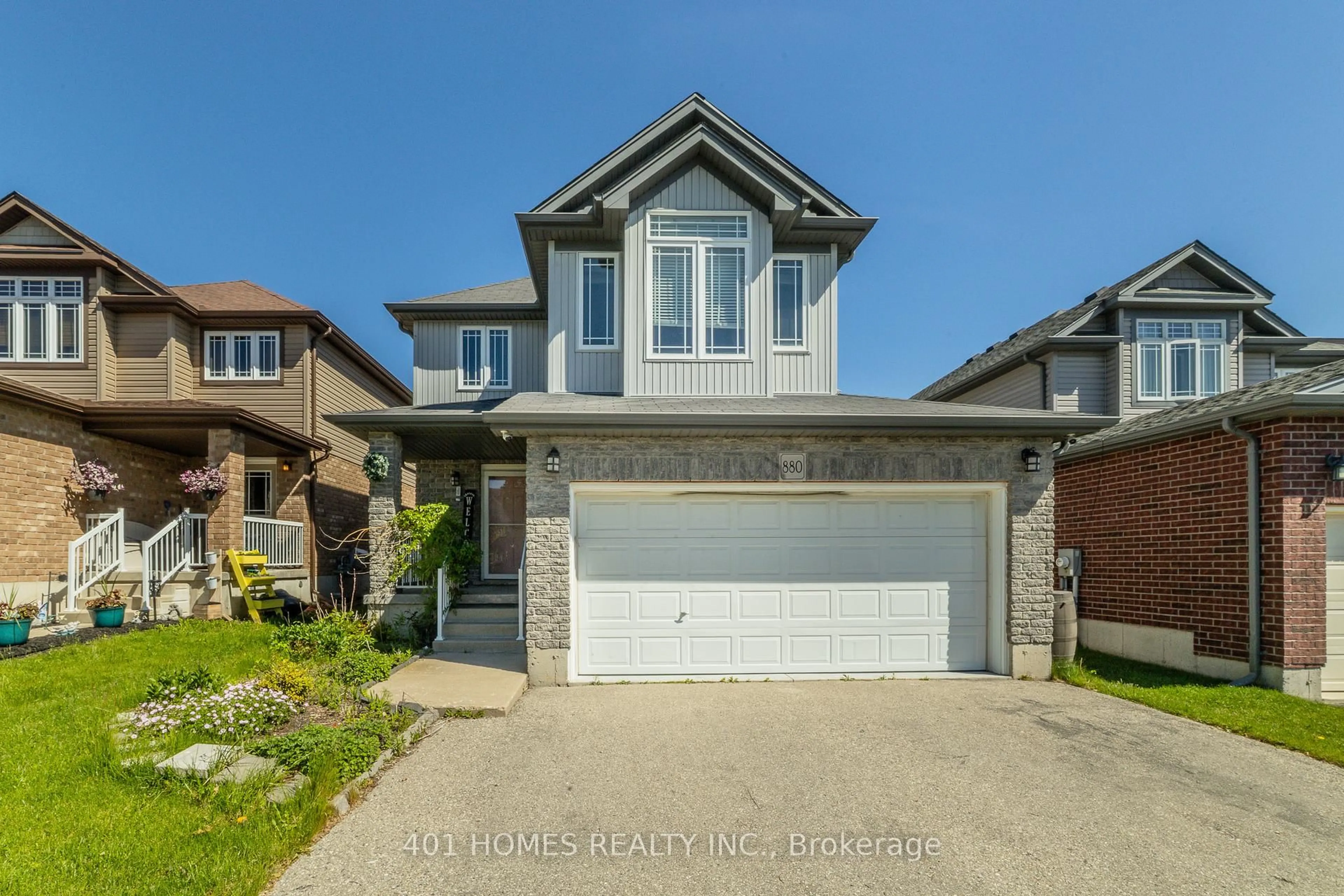 Unknown for 880 Frontenac Cres, Woodstock Ontario N4V 0A8
