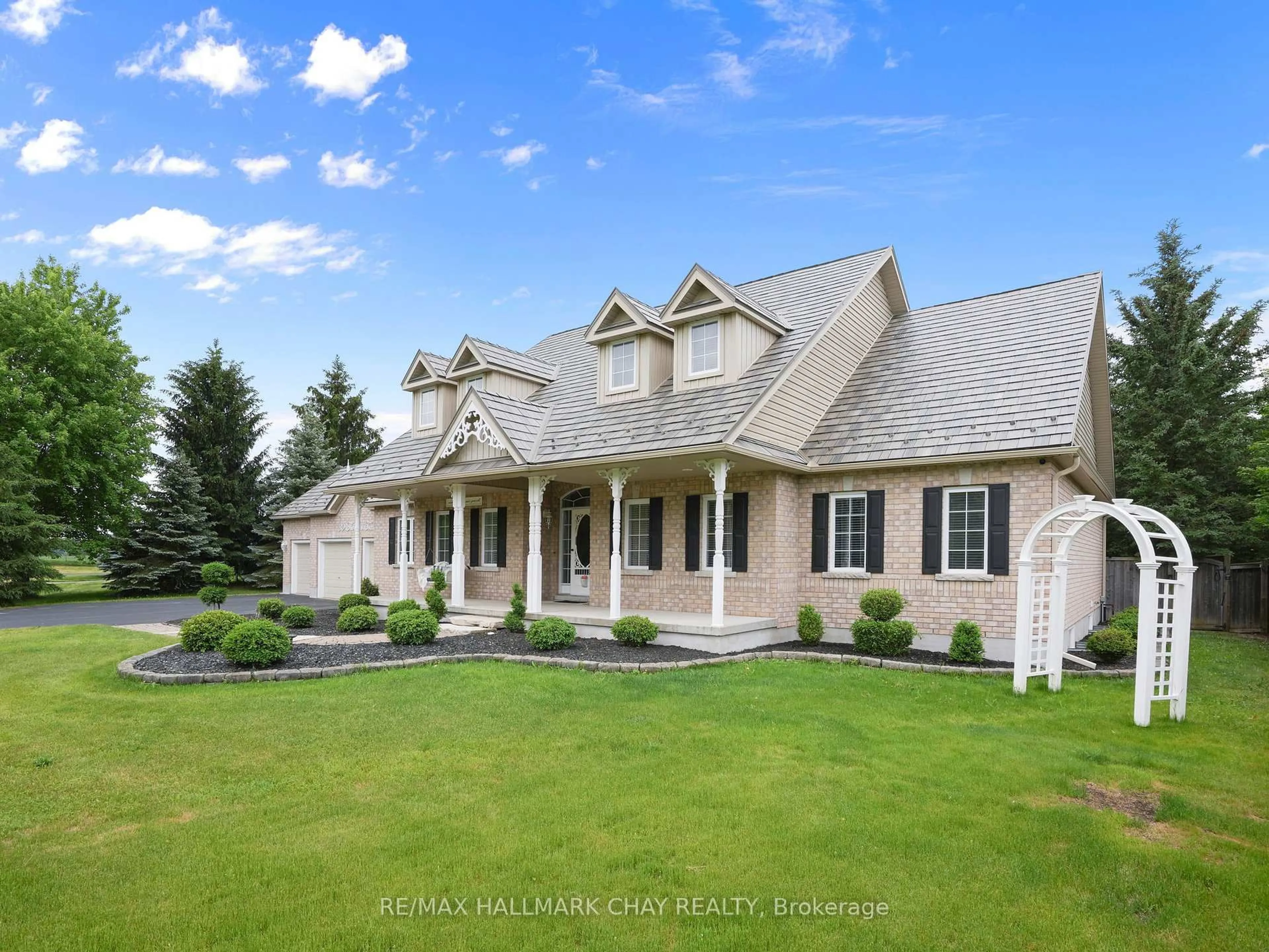 Home with vinyl exterior material, unknown for 30 Thomson Tr, Mulmur Ontario L0N 1M0