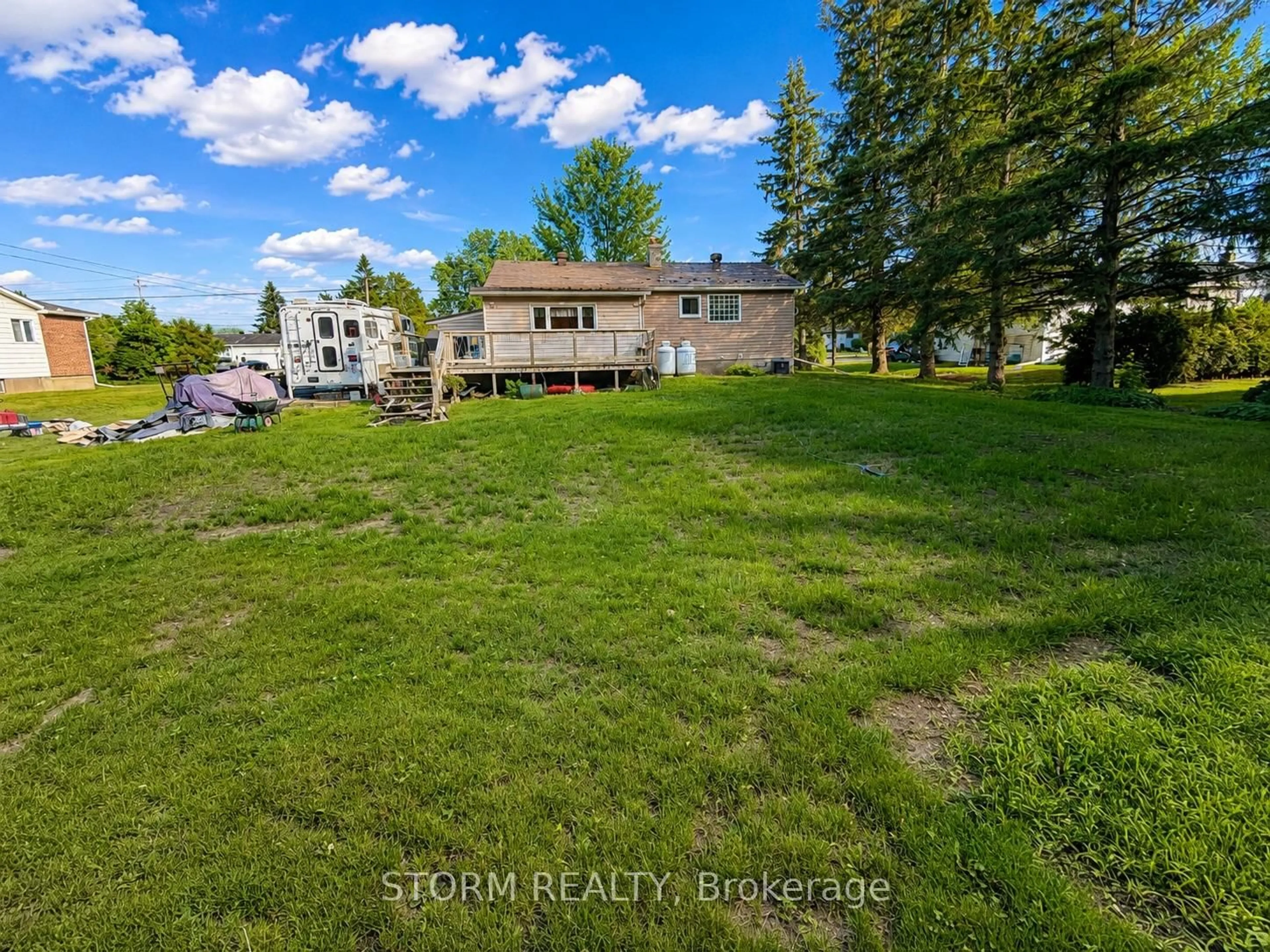 A pic from outside/outdoor area/front of a property/back of a property/a pic from drone, unknown for 4901 Piperville Rd, Carlsbad Springs Ontario K0A 1K0