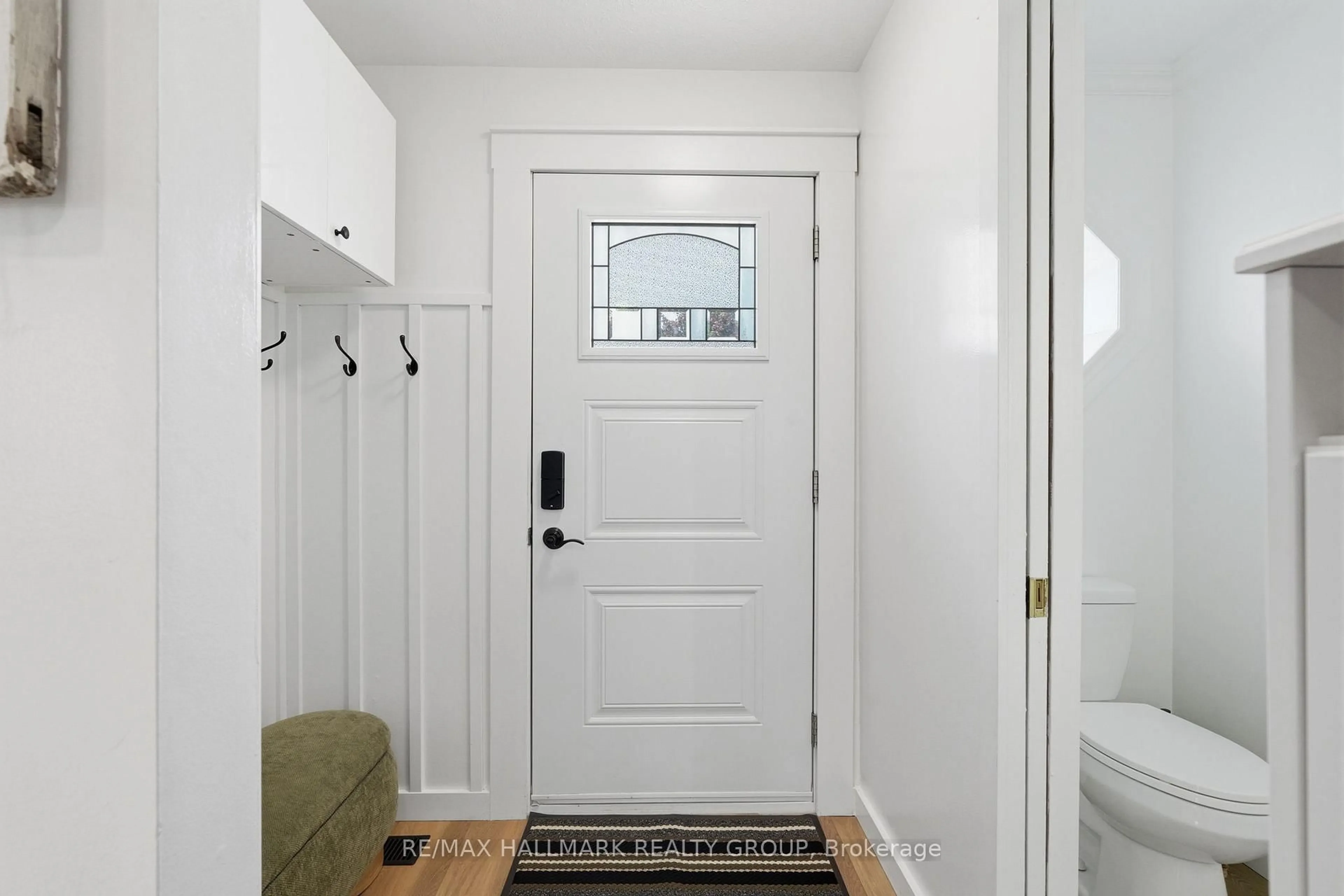 Indoor entryway for 1031 Dianne Ave, Clarence-Rockland Ontario K4K 1G7