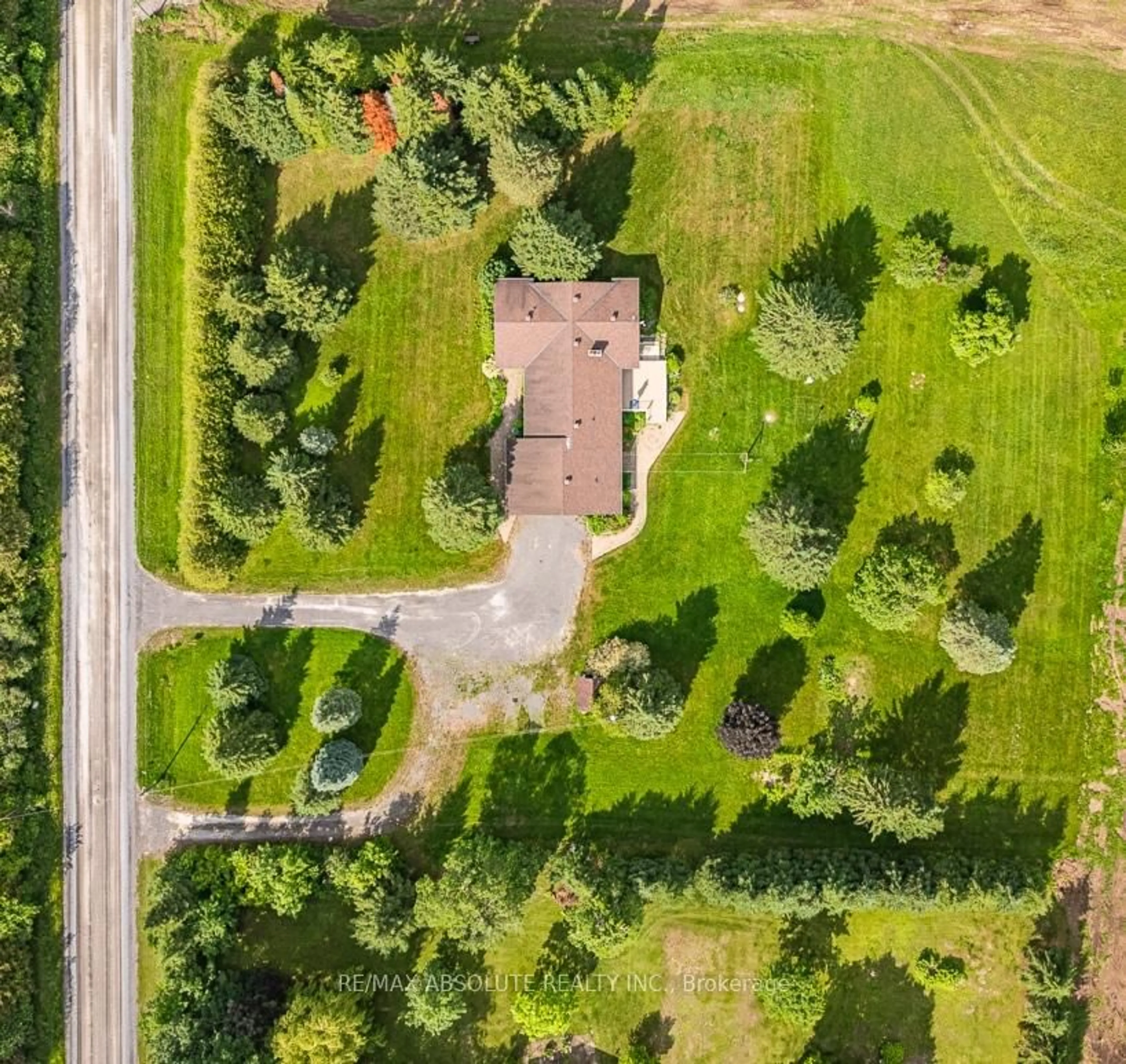 A pic from outside/outdoor area/front of a property/back of a property/a pic from drone, street for 2772 Harbison Rd, Richmond Ontario K0A 2Z0