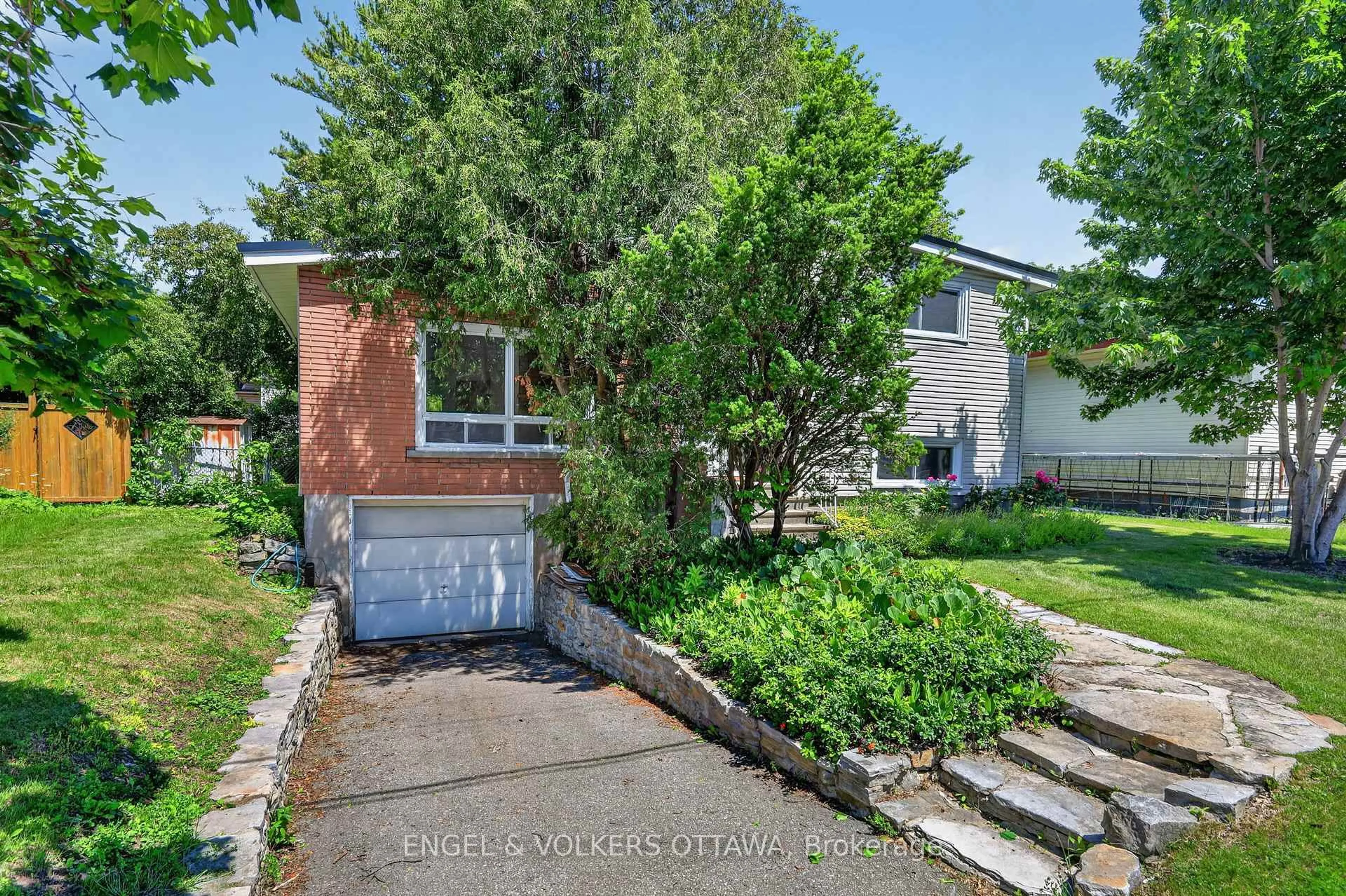 Unknown for 1363 Heron Rd, Ottawa Ontario K1V 6A6