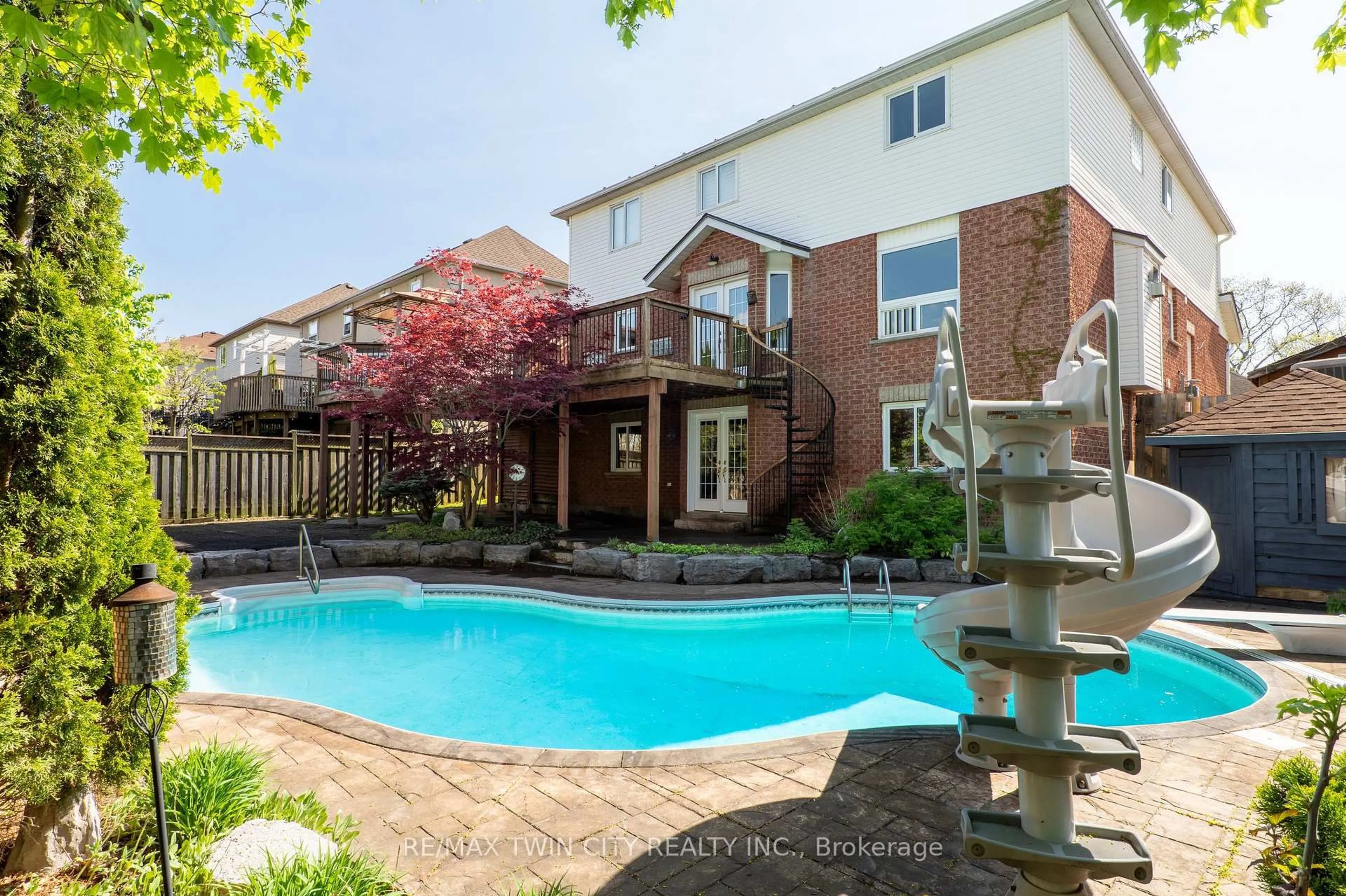 Pool for 314 Old Chicopee Tr, Kitchener Ontario N2A 4C8