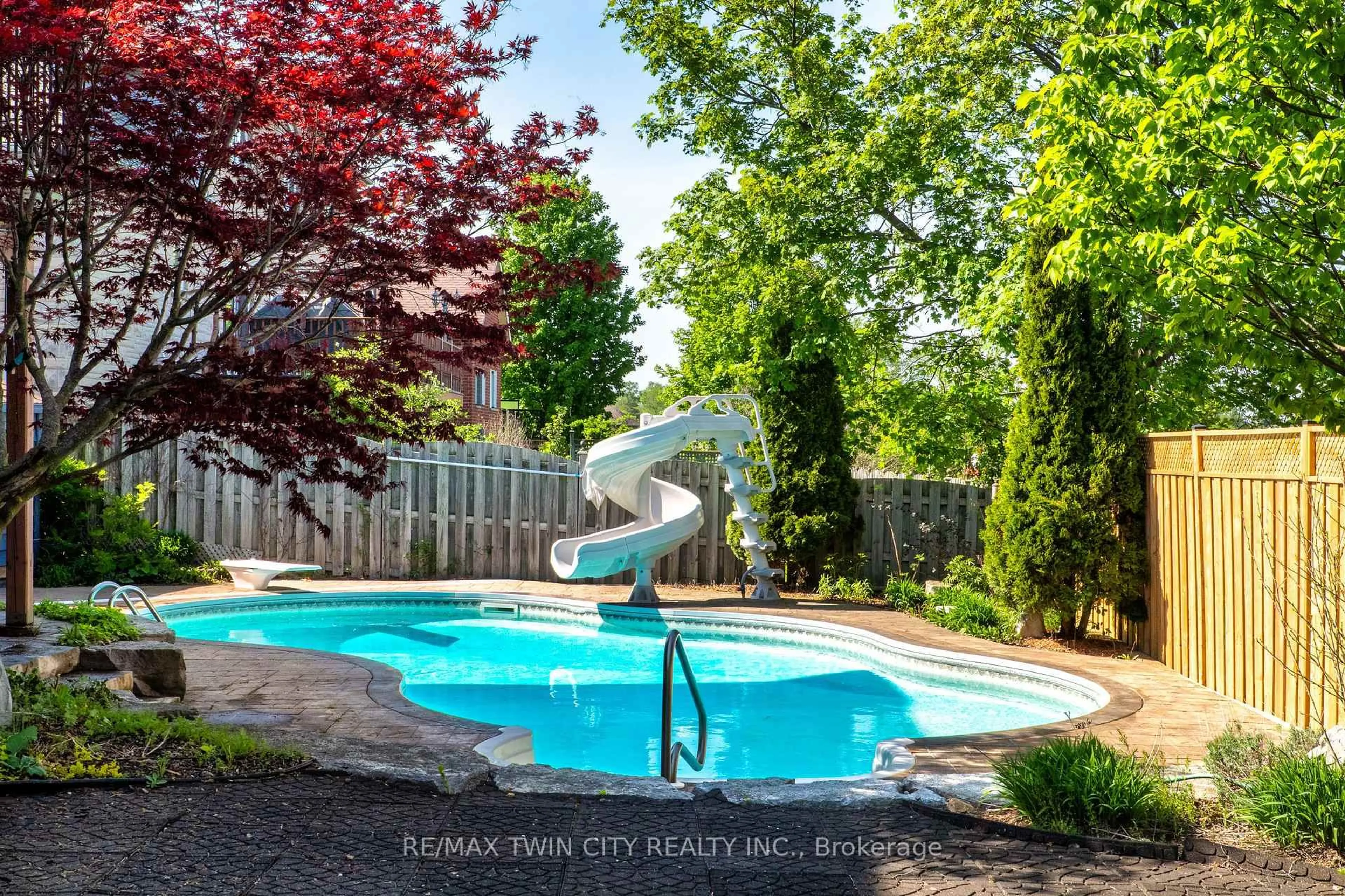 Pool for 314 Old Chicopee Tr, Kitchener Ontario N2A 4C8