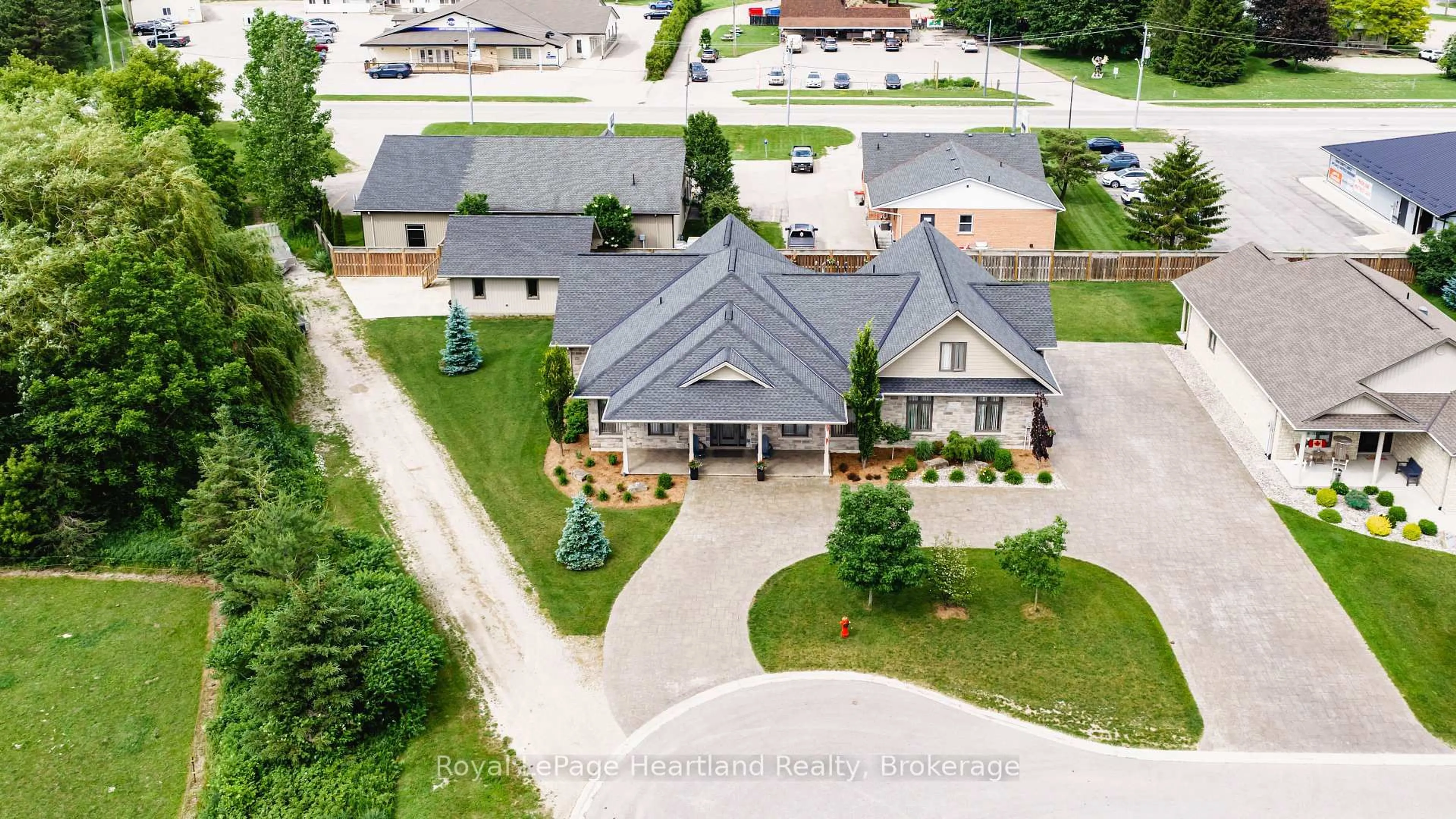 A pic from outside/outdoor area/front of a property/back of a property/a pic from drone, street for 305 Mary St, Central Huron Ontario N0M 1L0