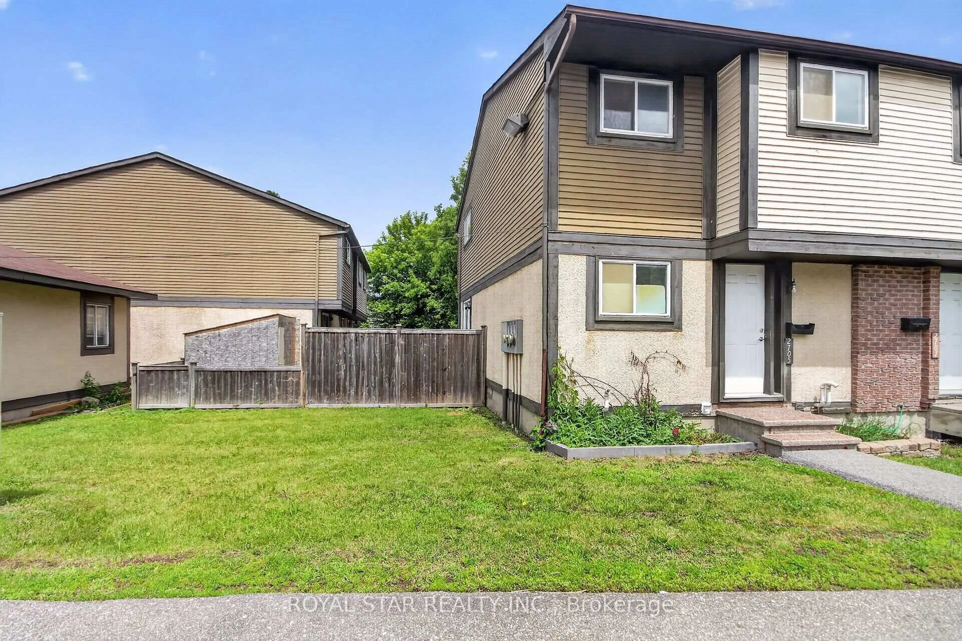 Unknown for 2705 PIMLICO Cres, Ottawa Ontario K1T 2A7