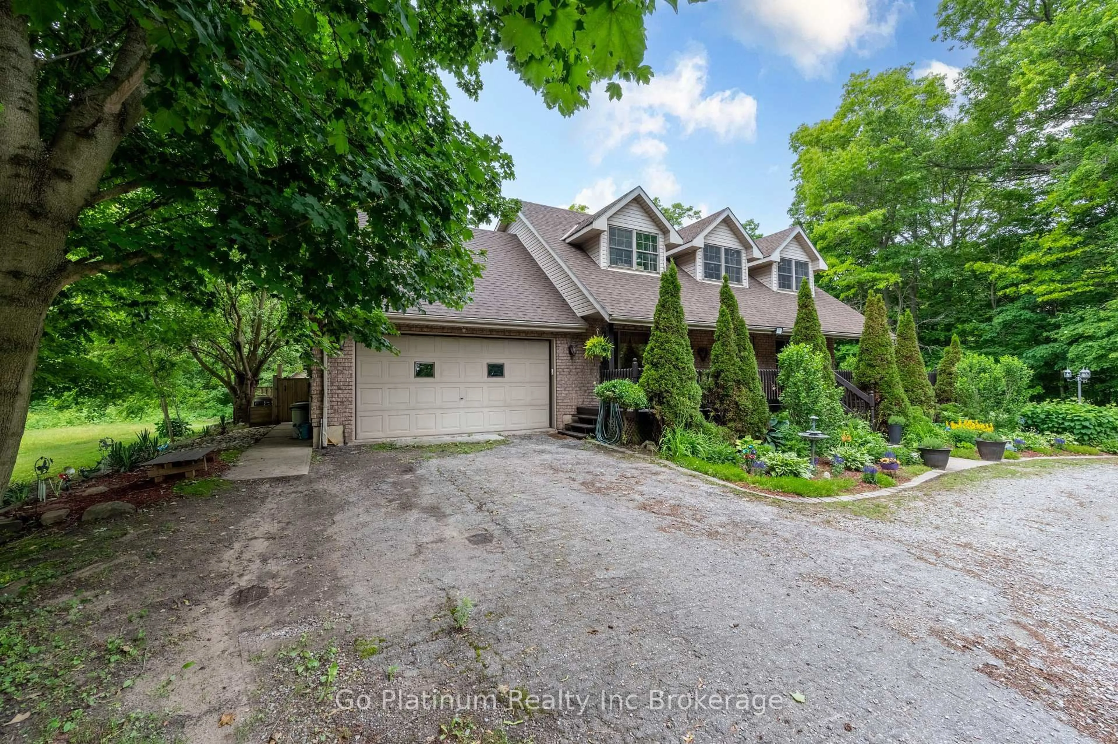 A pic from outside/outdoor area/front of a property/back of a property/a pic from drone, street for 461 Hwy 19 Highway, Tillsonburg Ontario N4G 4G9