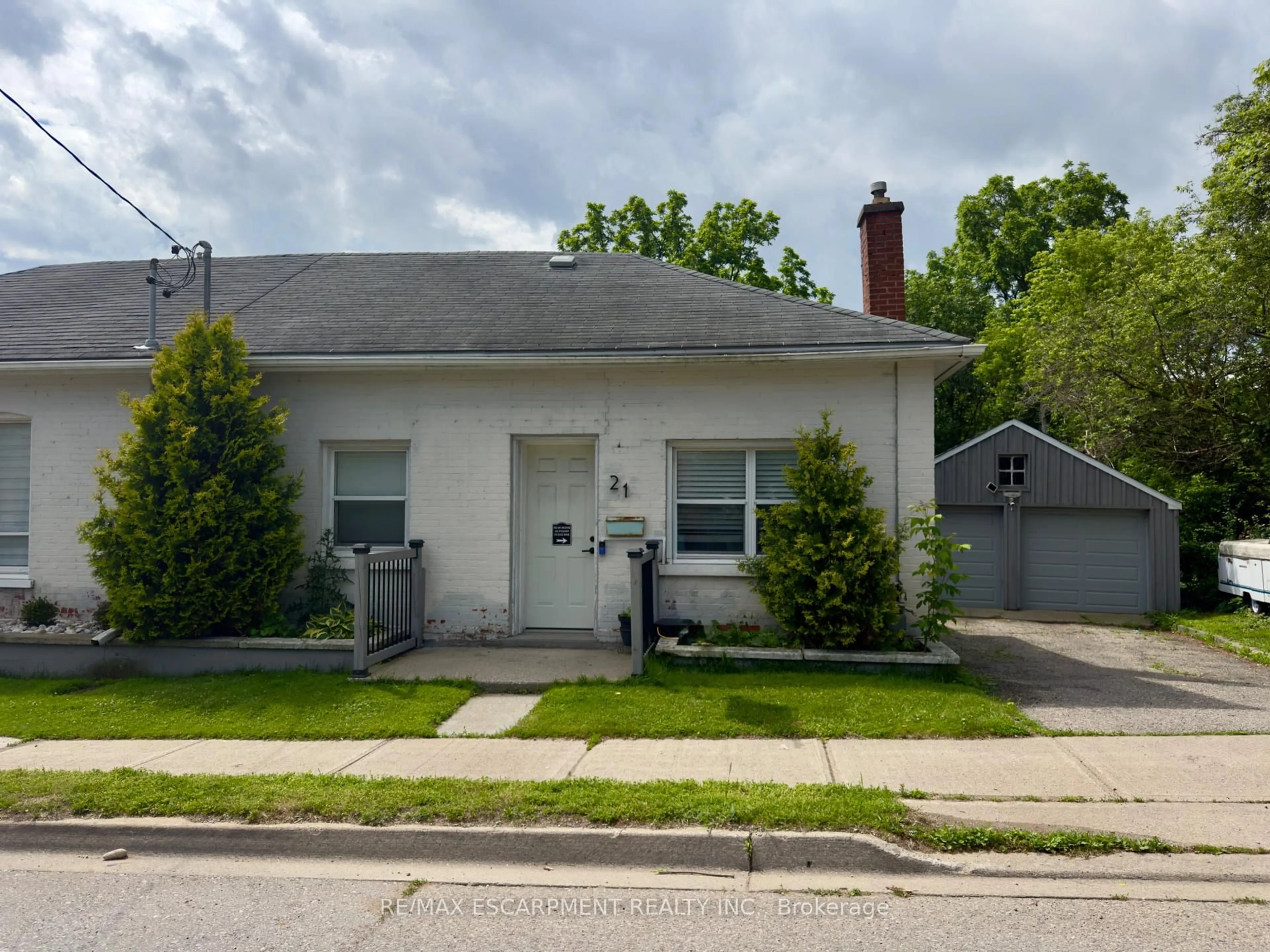 Unknown for 21 Cedar St, Cambridge Ontario N1S 1T8