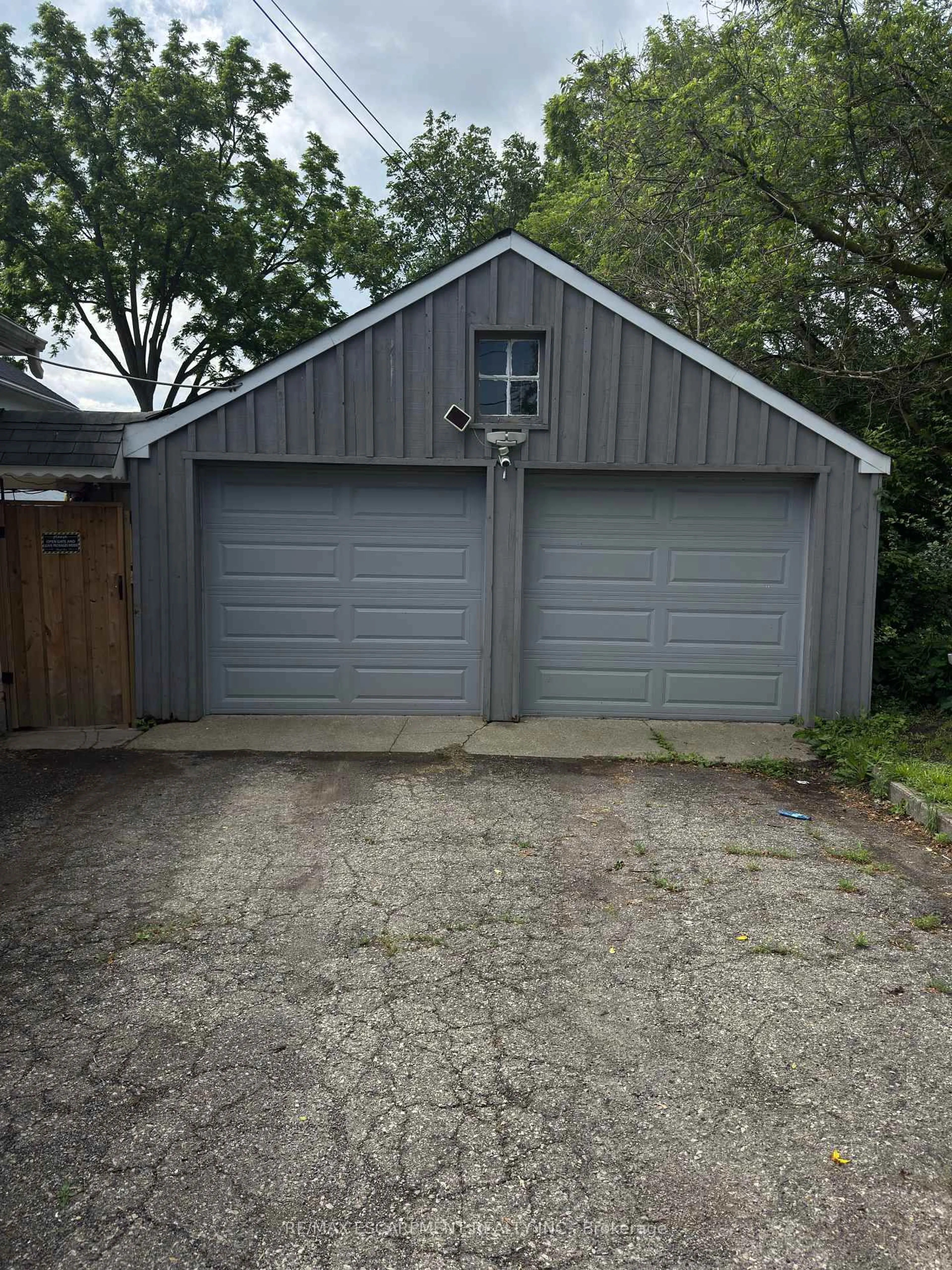 Shed for 21 Cedar St, Cambridge Ontario N1S 1T8