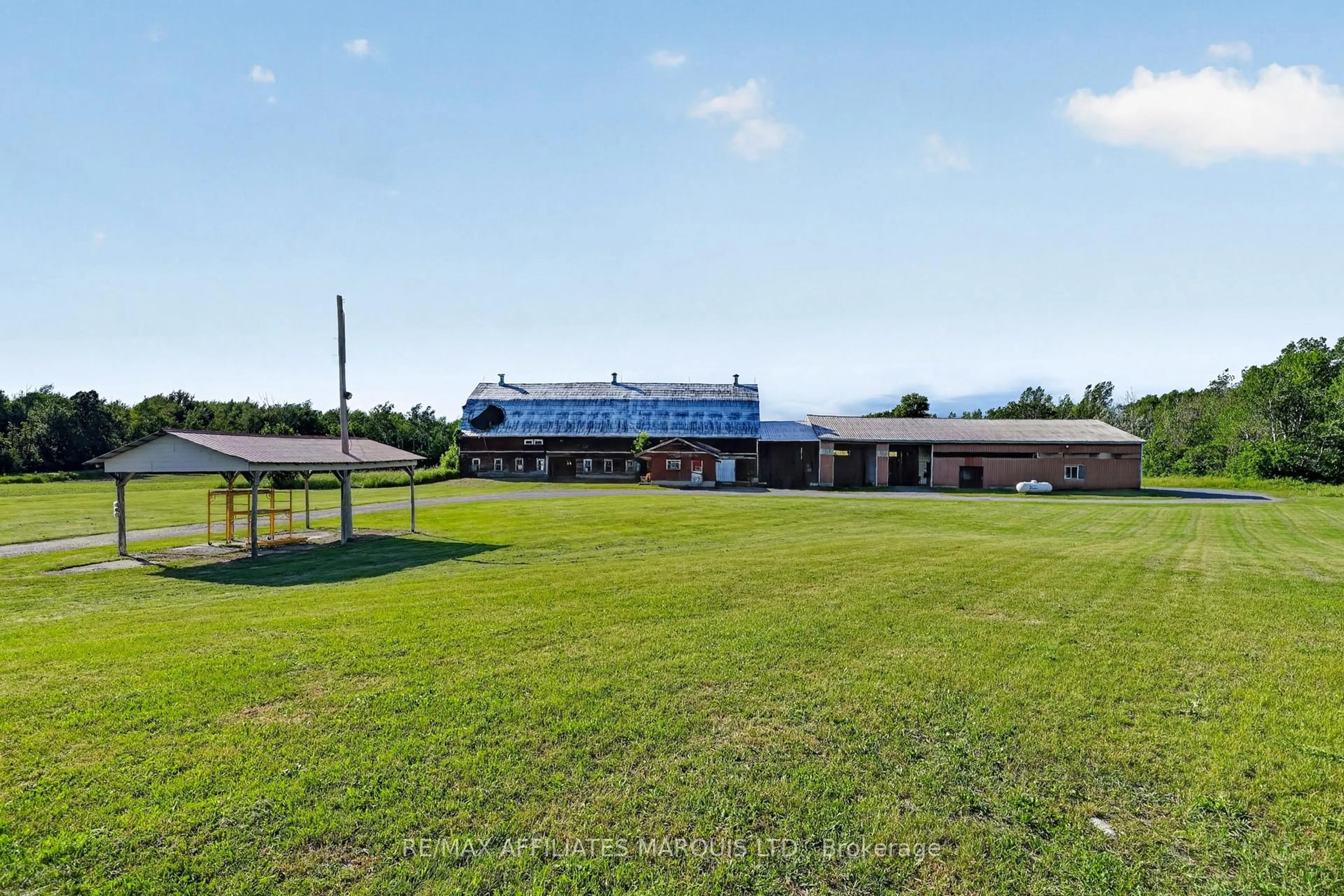 A pic from outside/outdoor area/front of a property/back of a property/a pic from drone, building for 17441 Mcphail Rd, South Stormont Ontario K0C 2A0