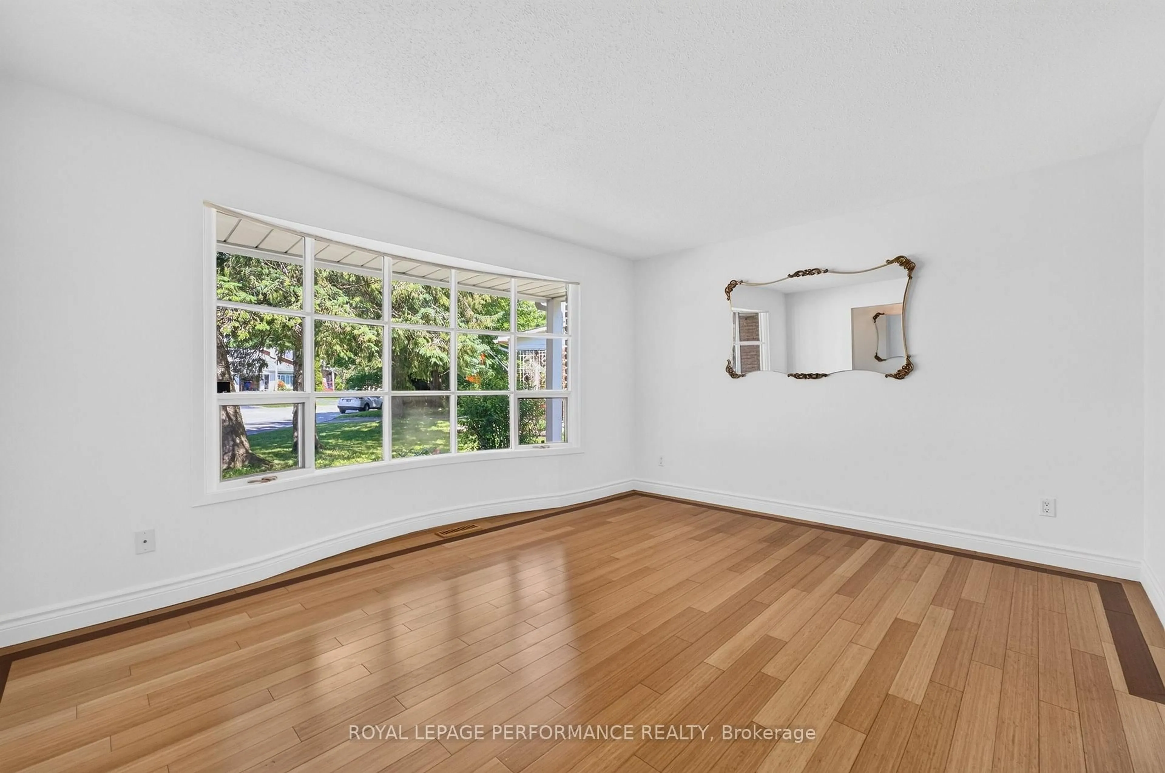 A pic of a room for 2365 Keystone Crt, Ottawa Ontario K1W 1B1