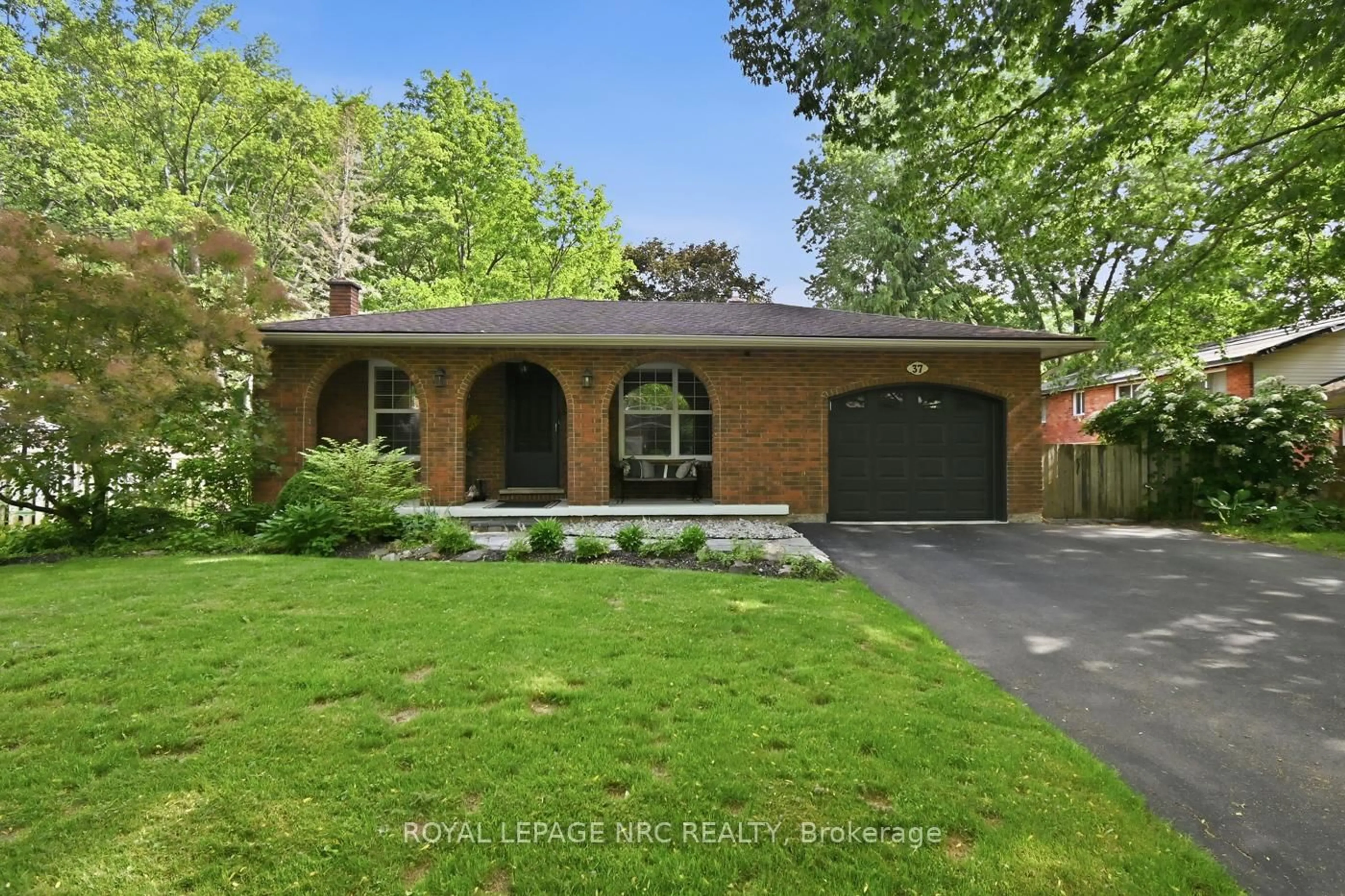 Home with brick exterior material, street for 37 Spruceside Cres, Pelham Ontario L3E 0G1