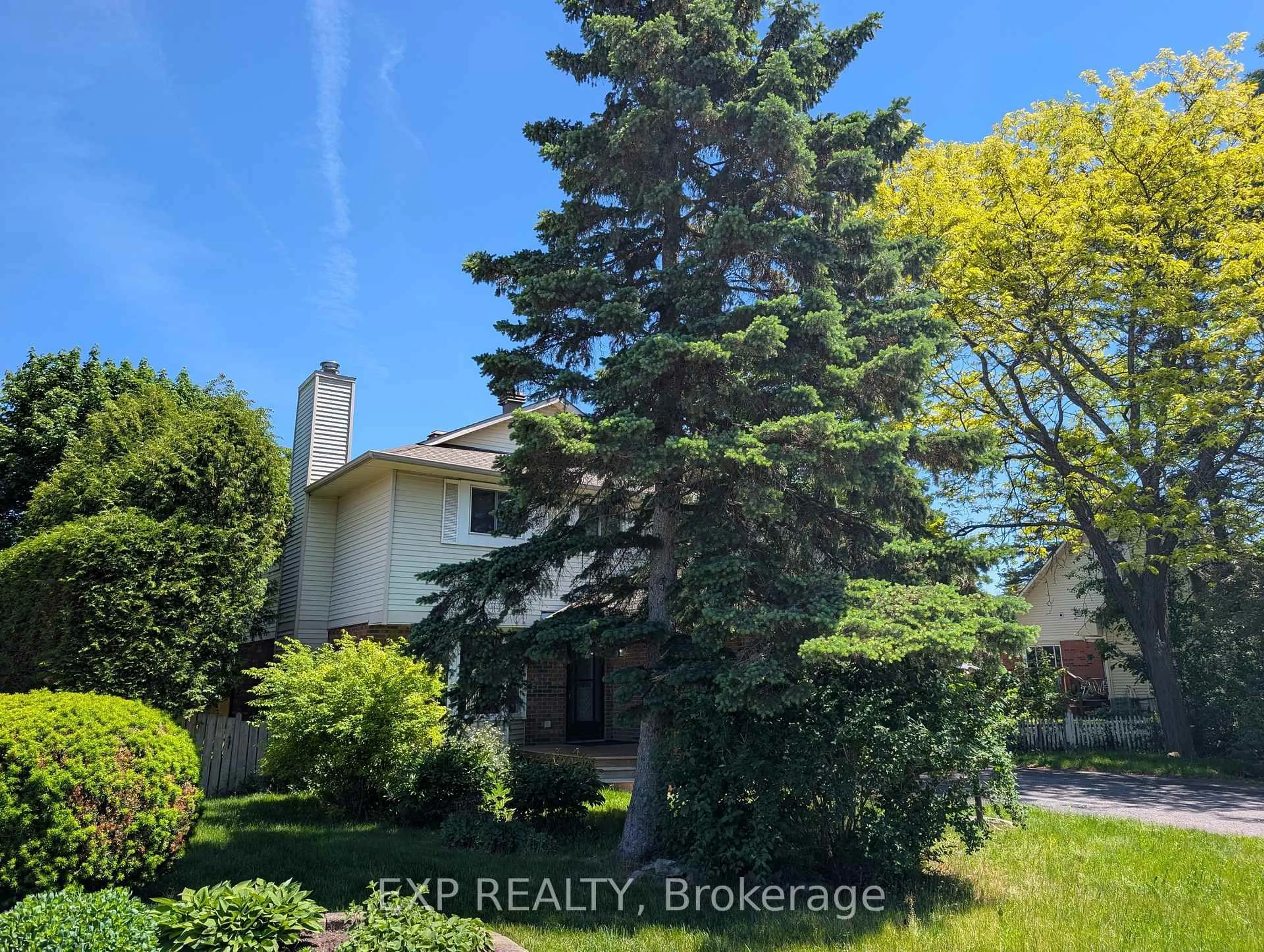 A pic from outside/outdoor area/front of a property/back of a property/a pic from drone, street for 2 Thiessen Cres, Ottawa Ontario K2L 2M3