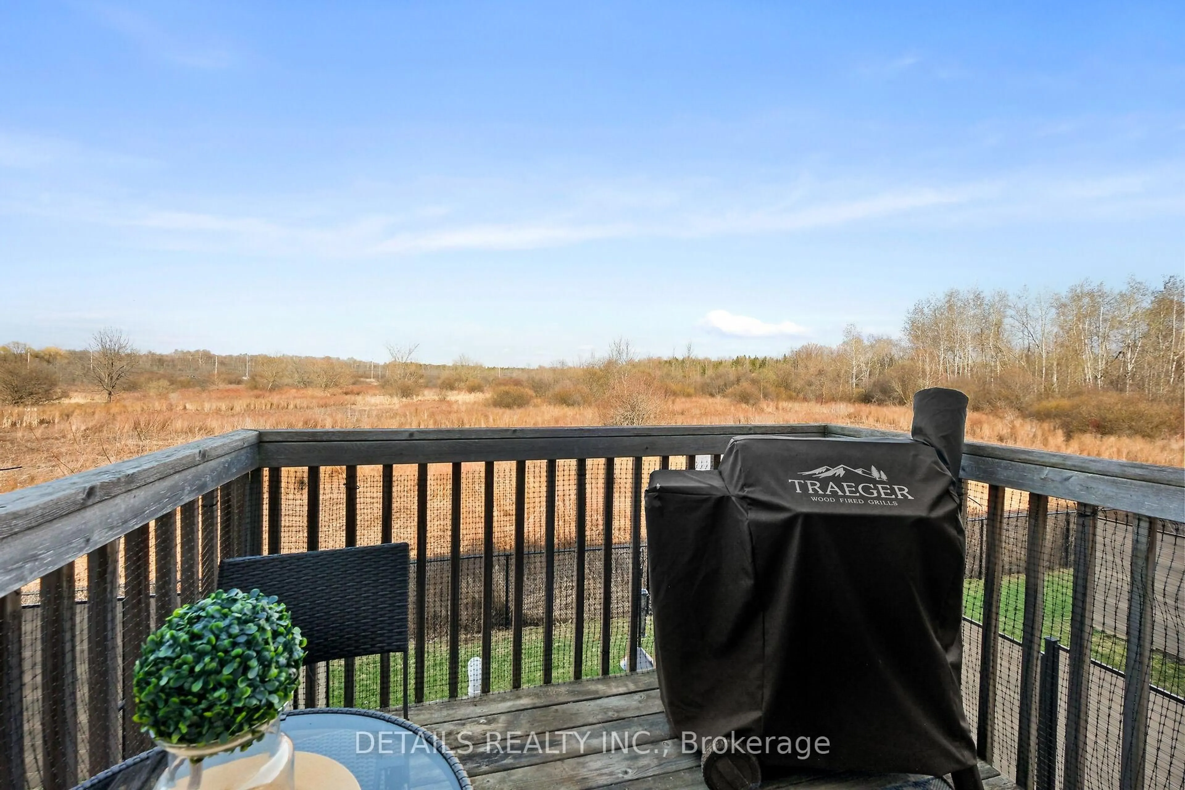 A pic from outside/outdoor area/front of a property/back of a property/a pic from drone, water/lake/river/ocean view for 756 Dearborn Private, Ottawa Ontario K1T 0W3