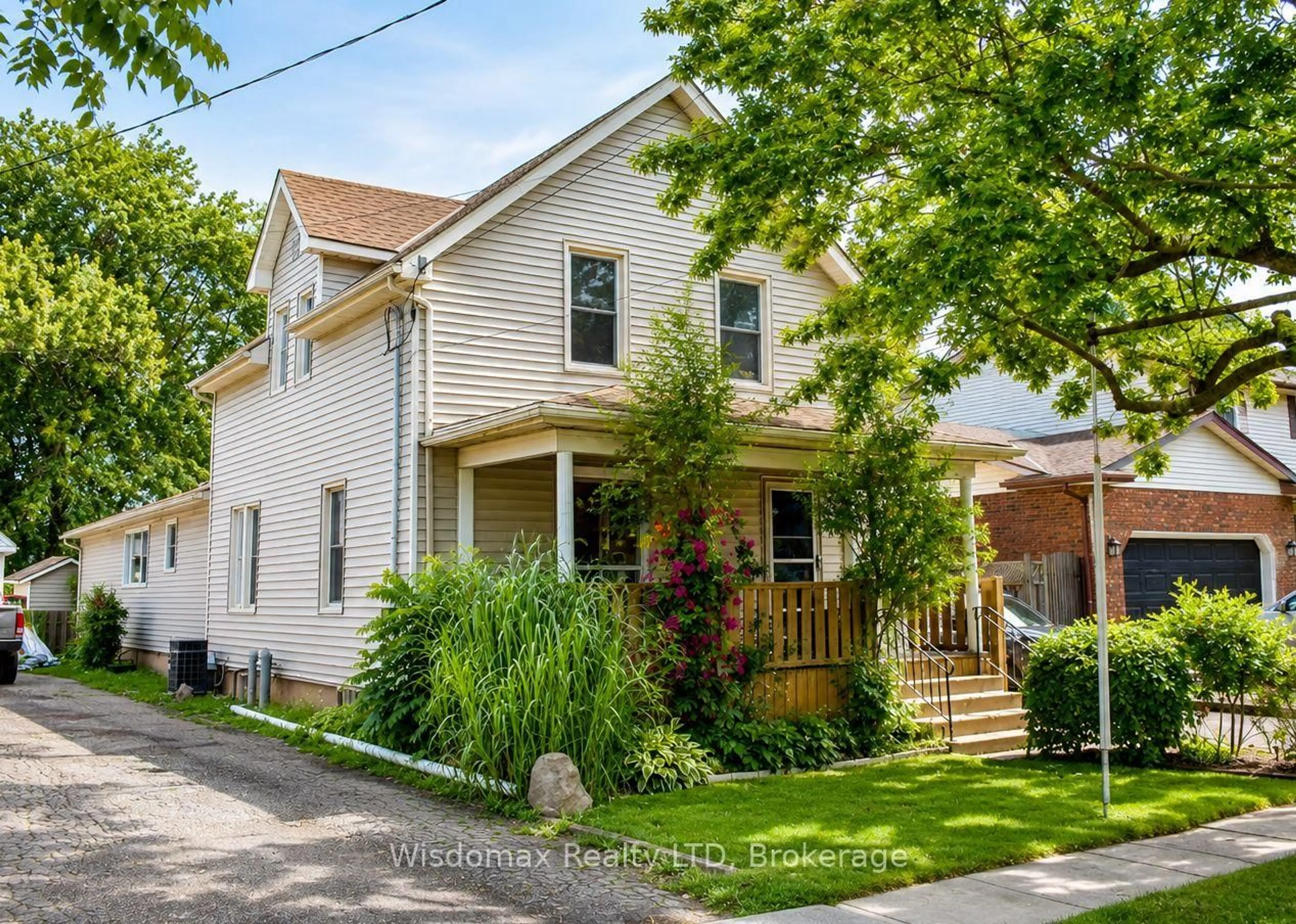 Unknown for 10 Rose Ave, Thorold Ontario L2V 3C3